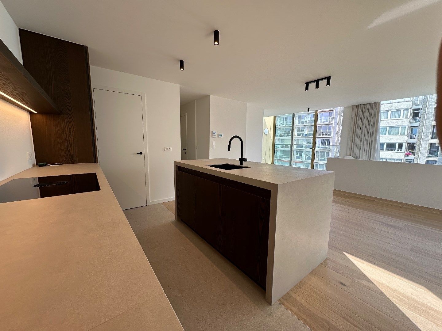 Luxe penthouse met 2 terrassen, lift, garage en 2 slaapkamers in Tongeren foto 7