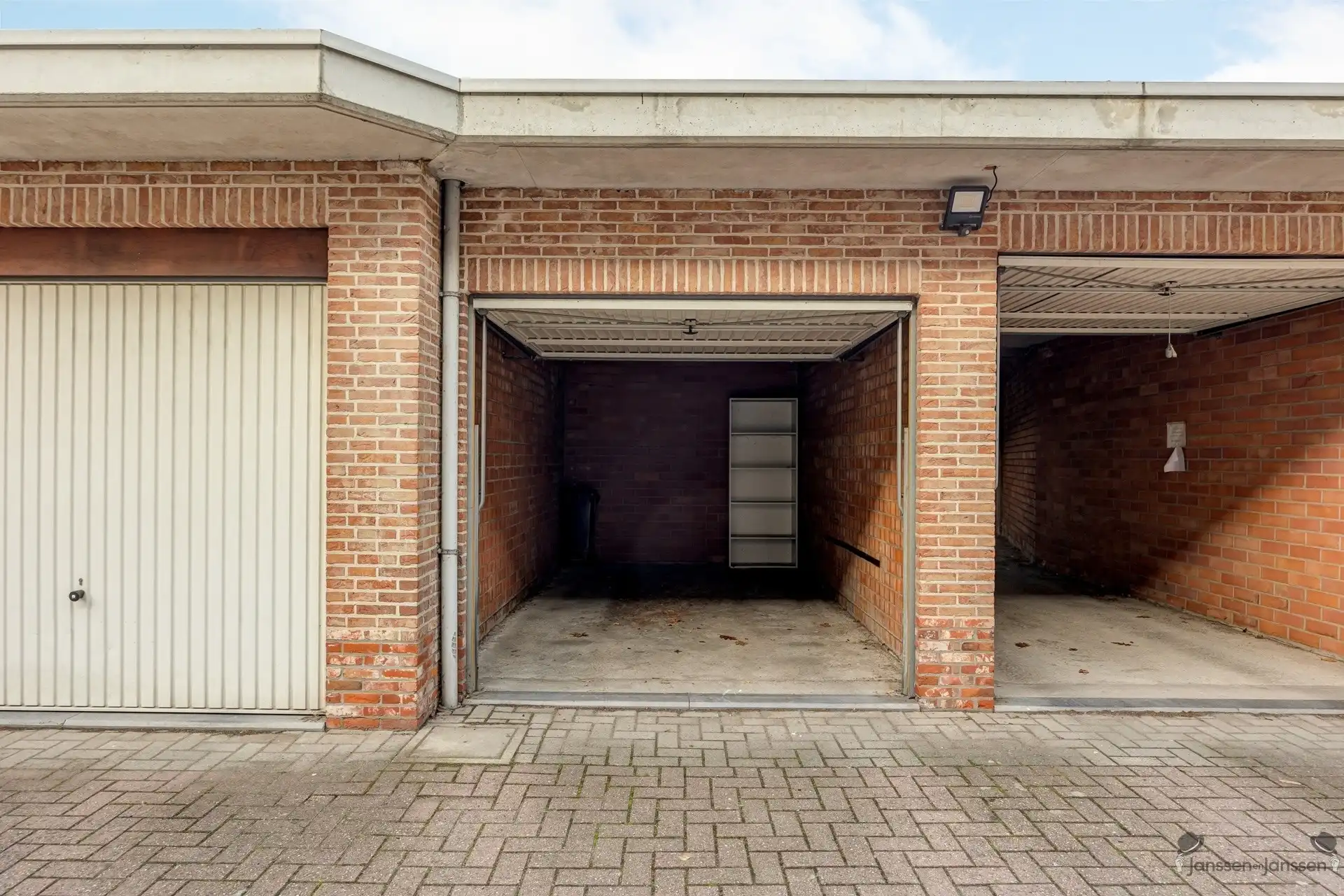 Ruim en licht appartement in centrum van Schoten foto 18