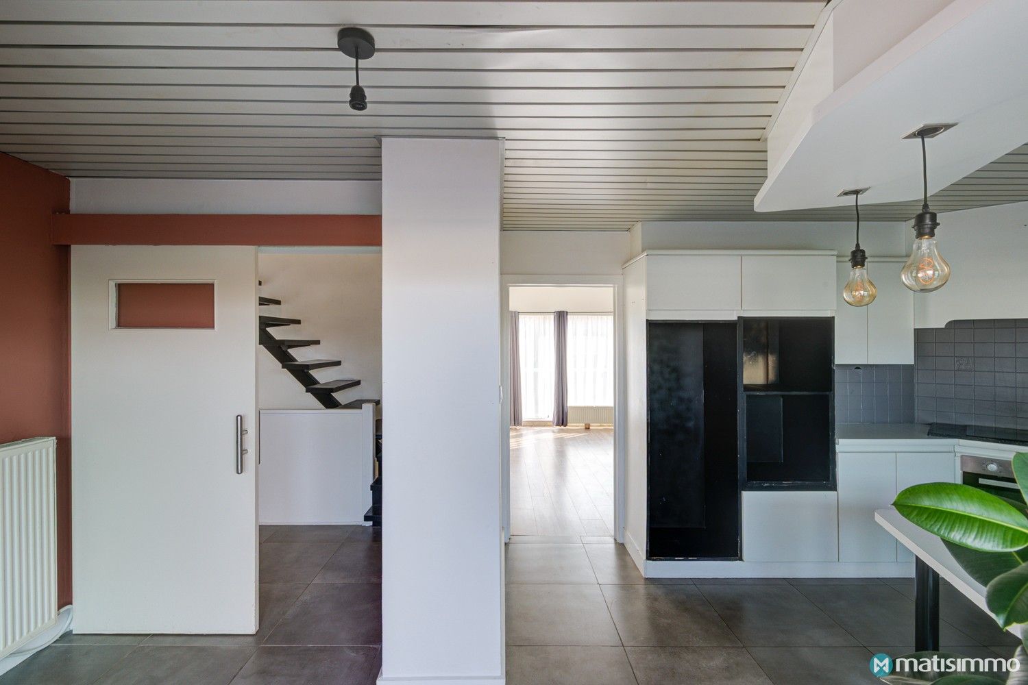 RUIM, DEELS GERENOVEERD DUPLEXAPPARTEMENT MET 3 SLAAPKAMERS, GROOT TERRAS, GARAGEBOX EN AUTOSTAANPLAATS foto 16