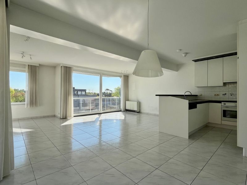 Stralend hoekappartement in het hart van Oostduinkerke-bad foto 2