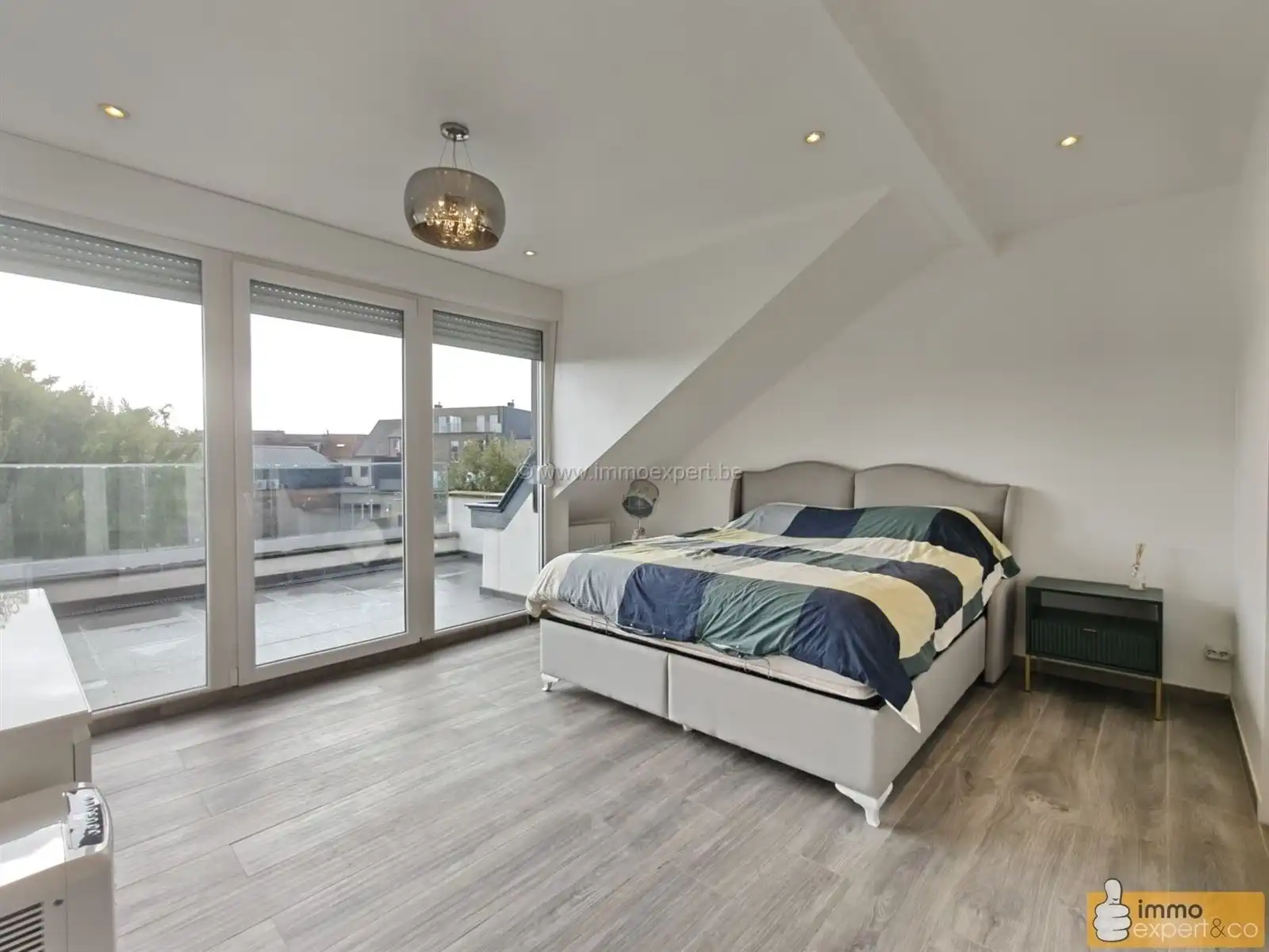 TERNAT: Volledig gerenoveerde woning, 3 slpkrs, centrum foto 22