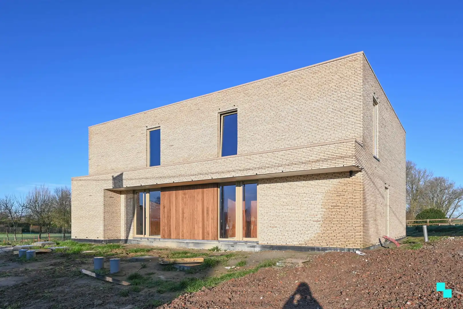 Halfopen nieuwbouwwoning met landelijke verzichten foto 2