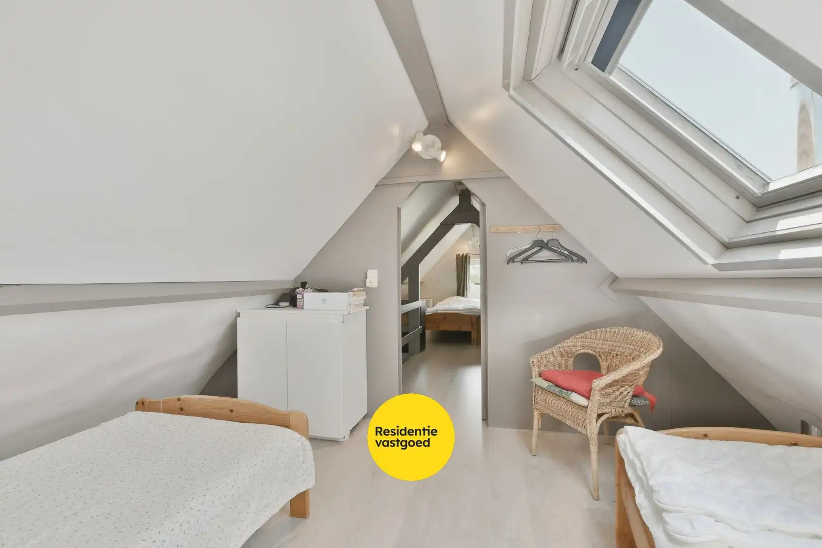 Charmant vissershuisje met 3 slaapkamers en prachtig open polderzicht foto 19