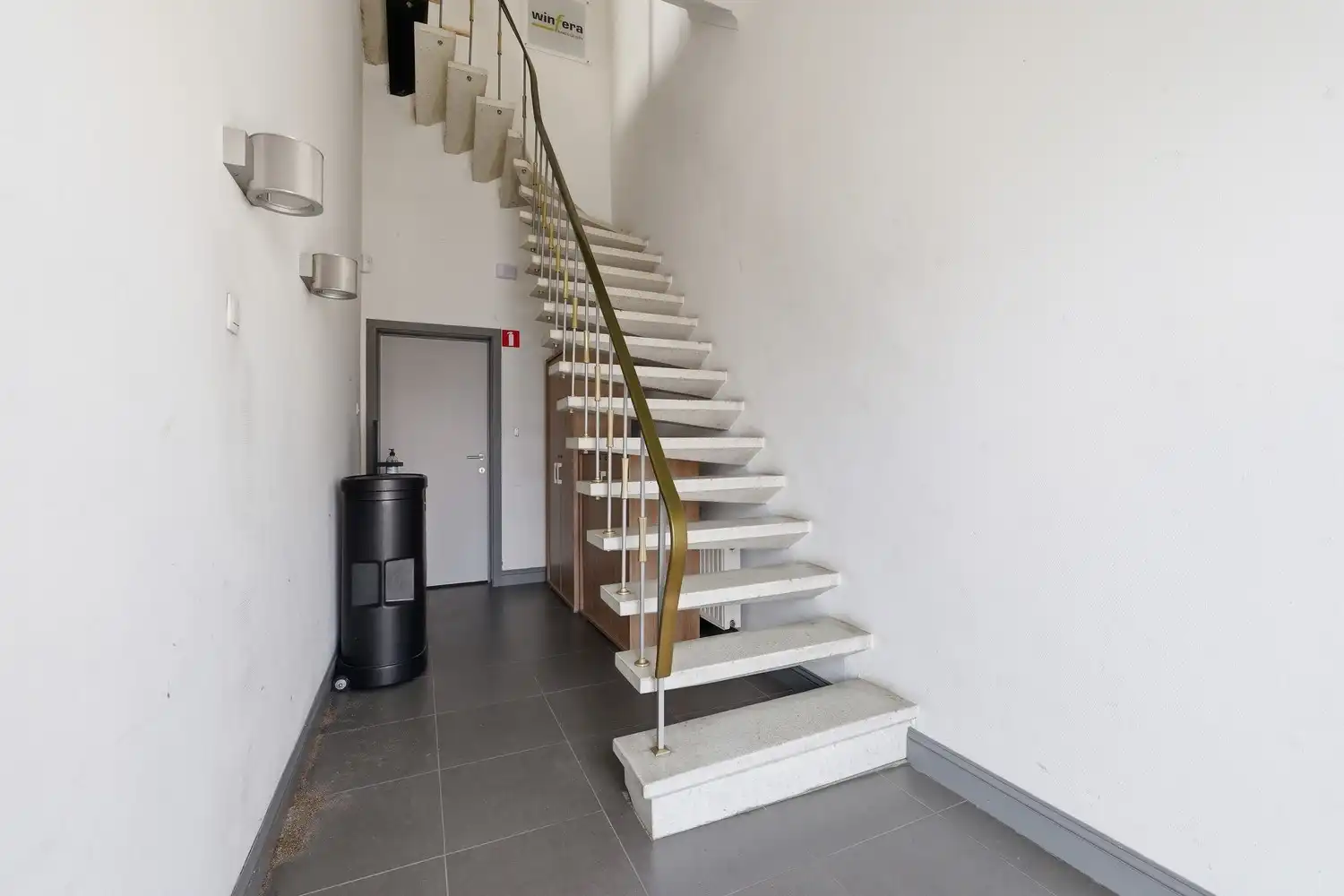 Multifunctioneel gebouw met woonst foto 26