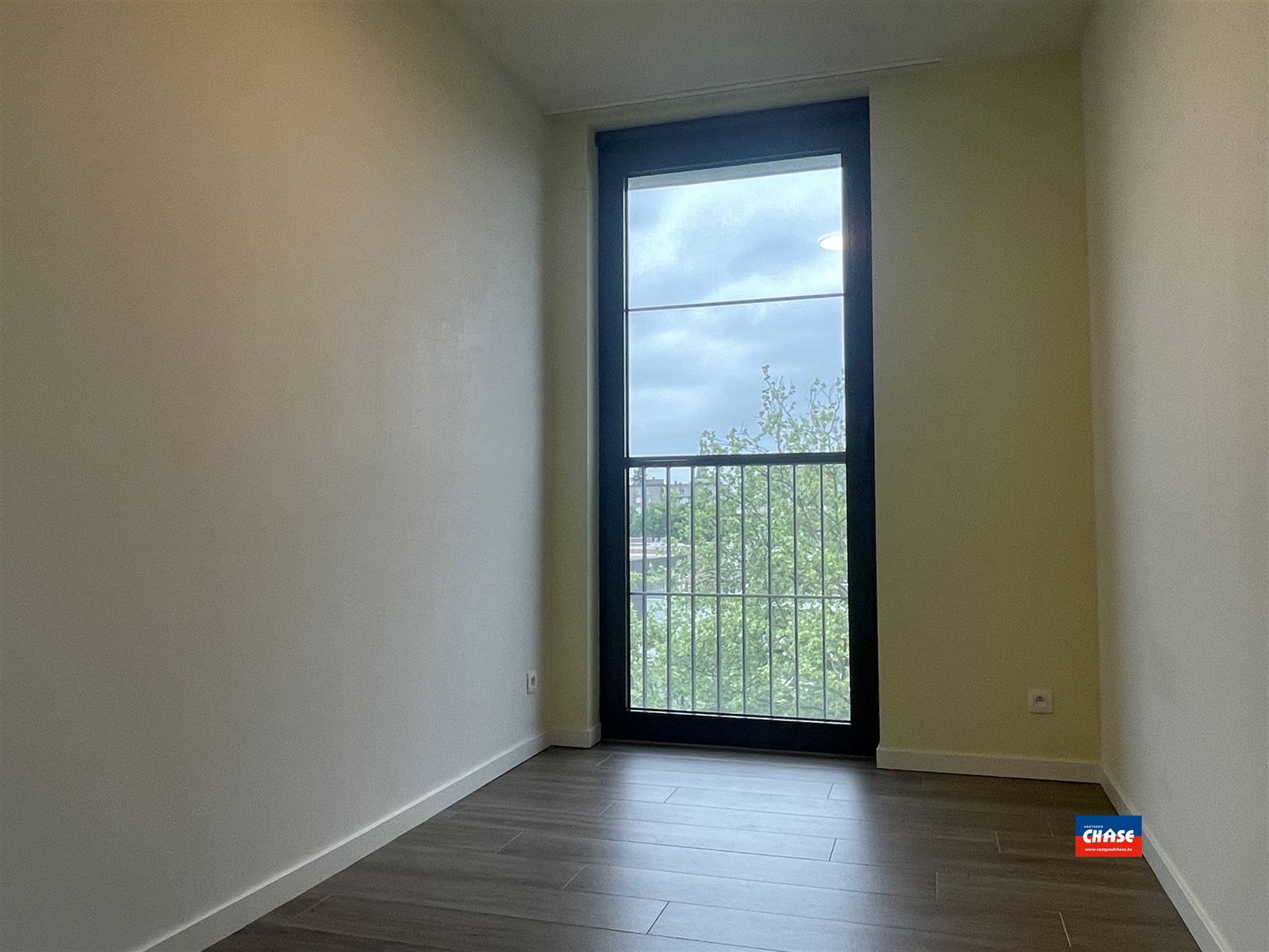 Knap nieuwbouwappartement met 2 slaapkamers, groot terras met prachtig uitzicht en ondergrondse autostaanplaats foto 16