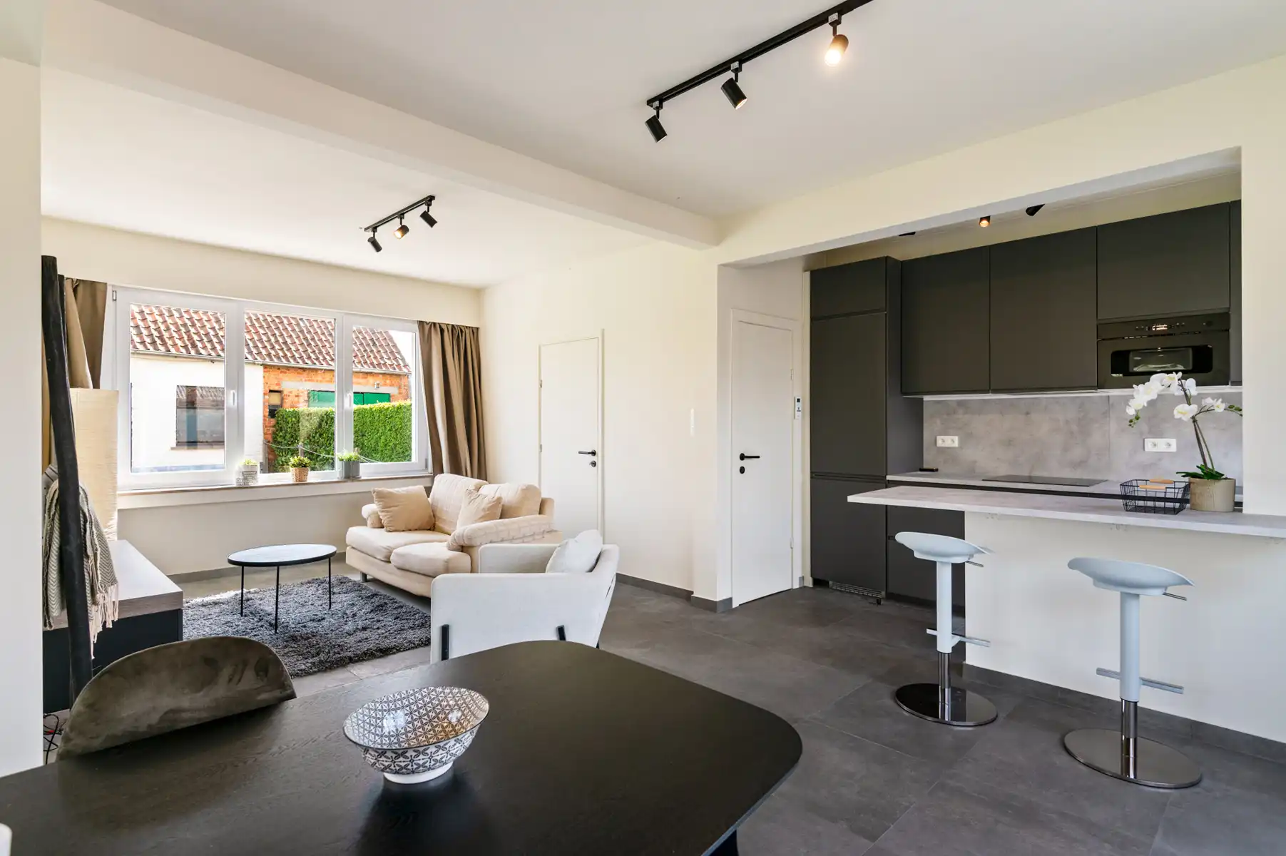 Gerenoveerde halfopen bebouwing nabij het centrum van Lier. foto 4