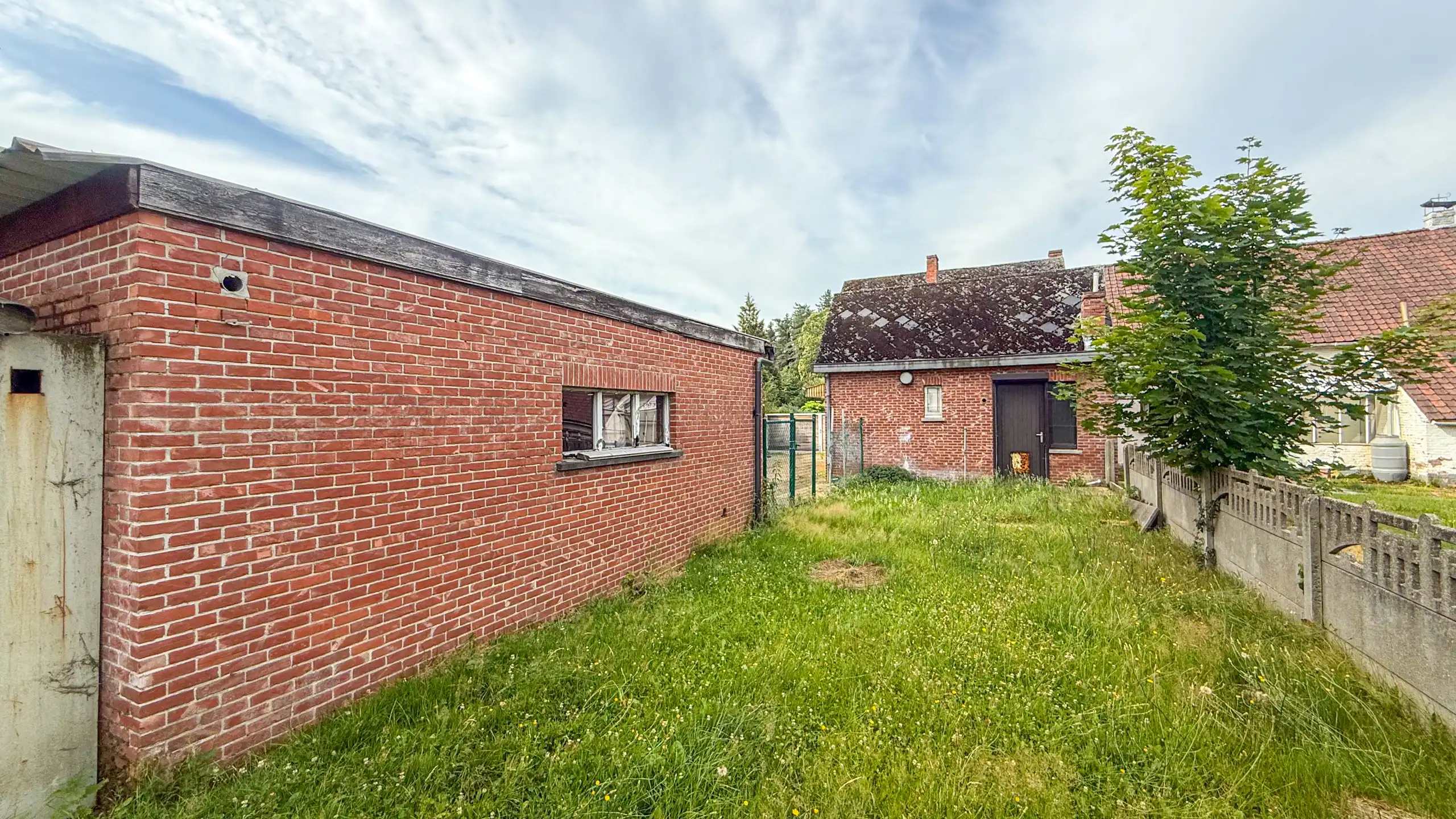Deels gerenoveerde woning met ruime leefruimte en 3 slpkms! foto 37