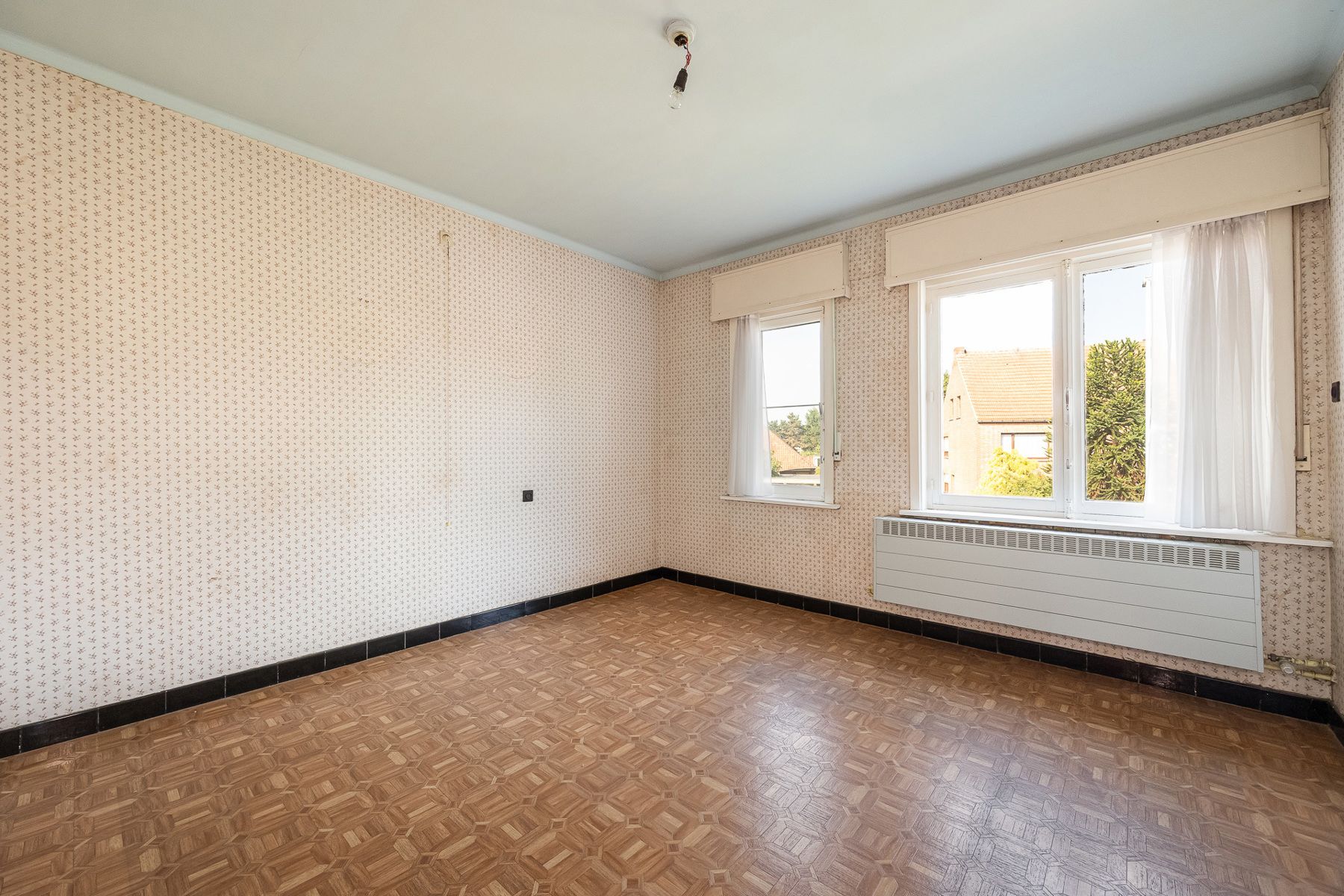 Te renoveren woning op een perceel van ca 1.435 m² in het centrum van Wortel. foto 10