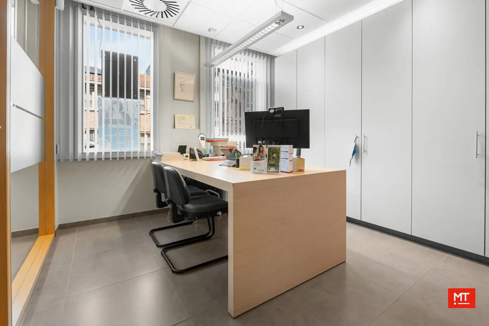 Opbrengsteigendom bestaande uit handelsruimte en 2 appartementen in centrum Beselare foto 4