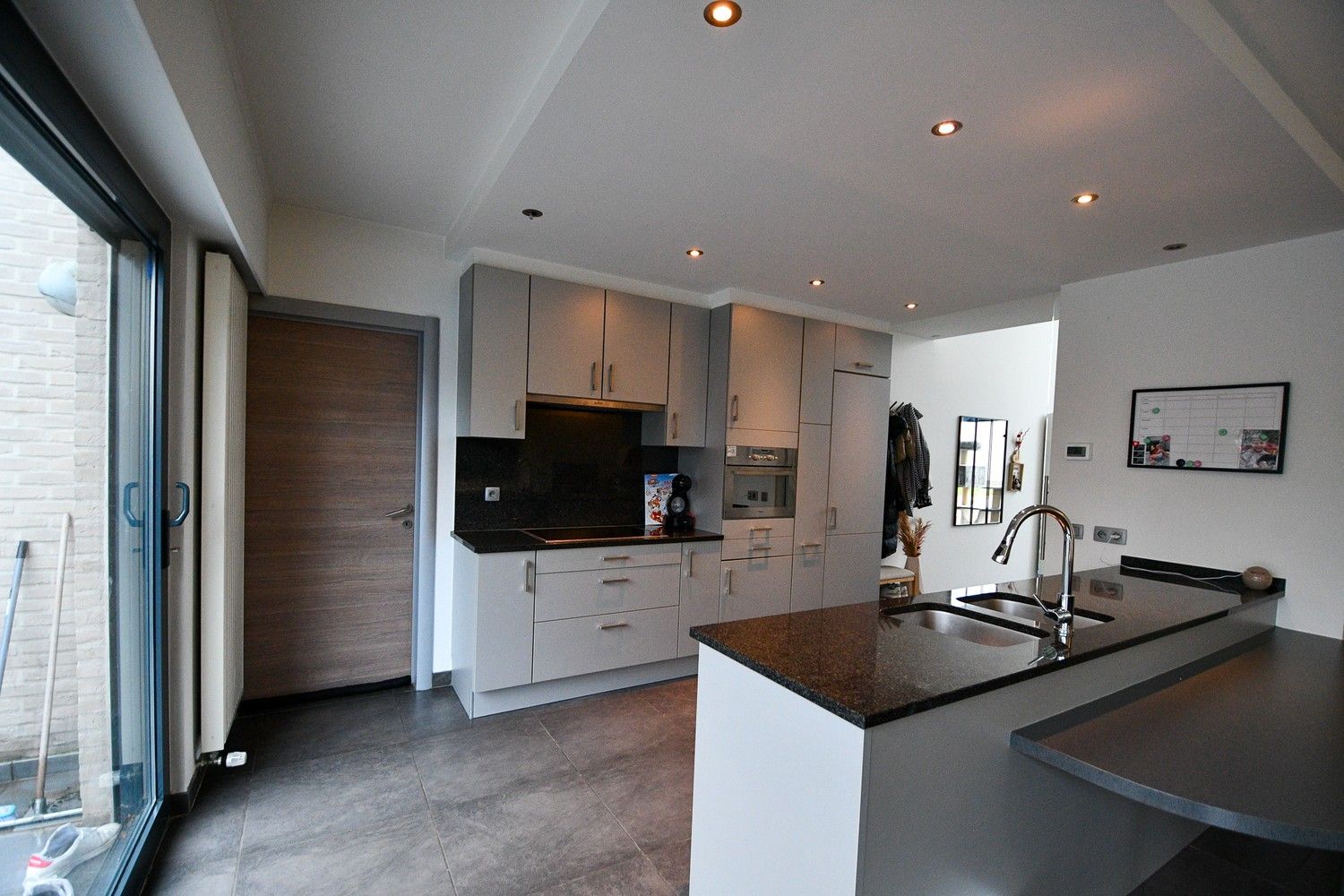 Ruime gezinswoning met onderhoudsvriendelijke tuin foto 4