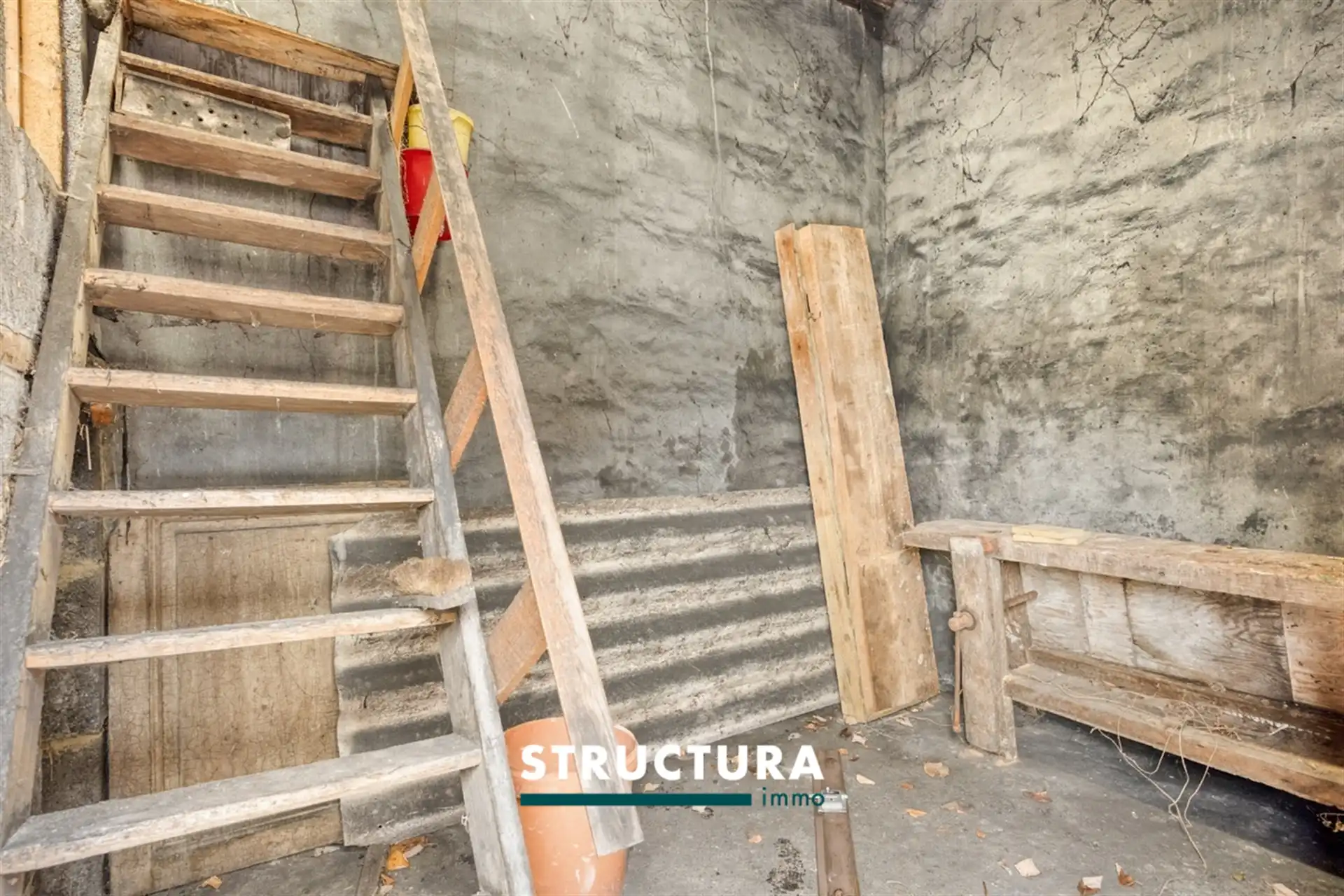 Te renoveren woning met prachtige tuin foto 19