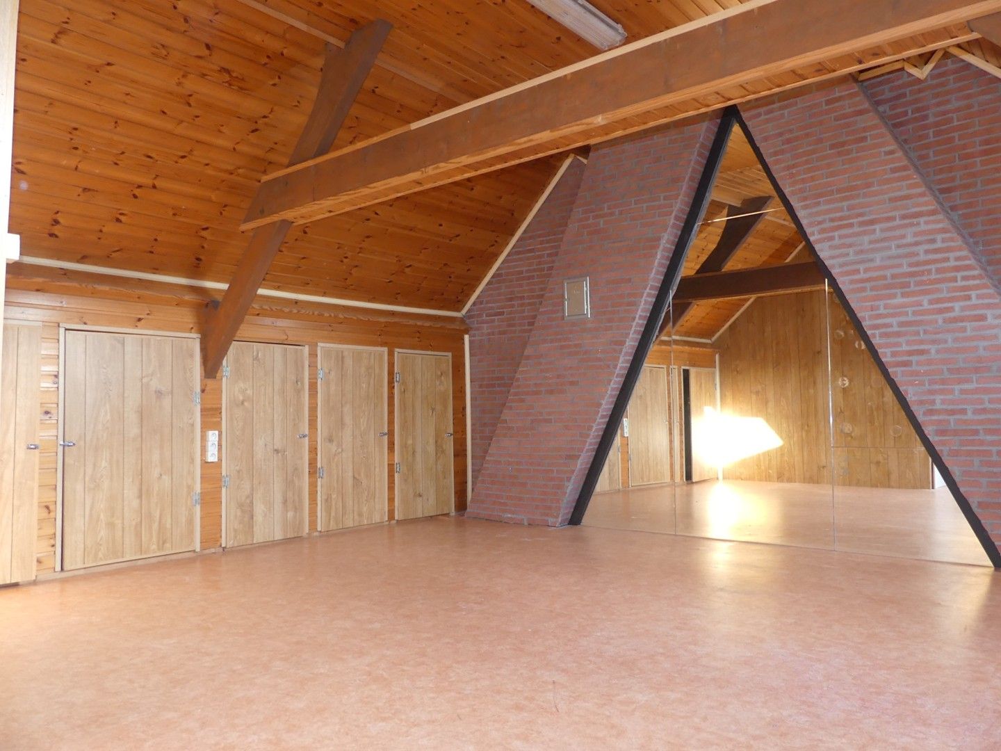 Ruime en instapklare gezinswoning met 5 slaapkamers foto 11