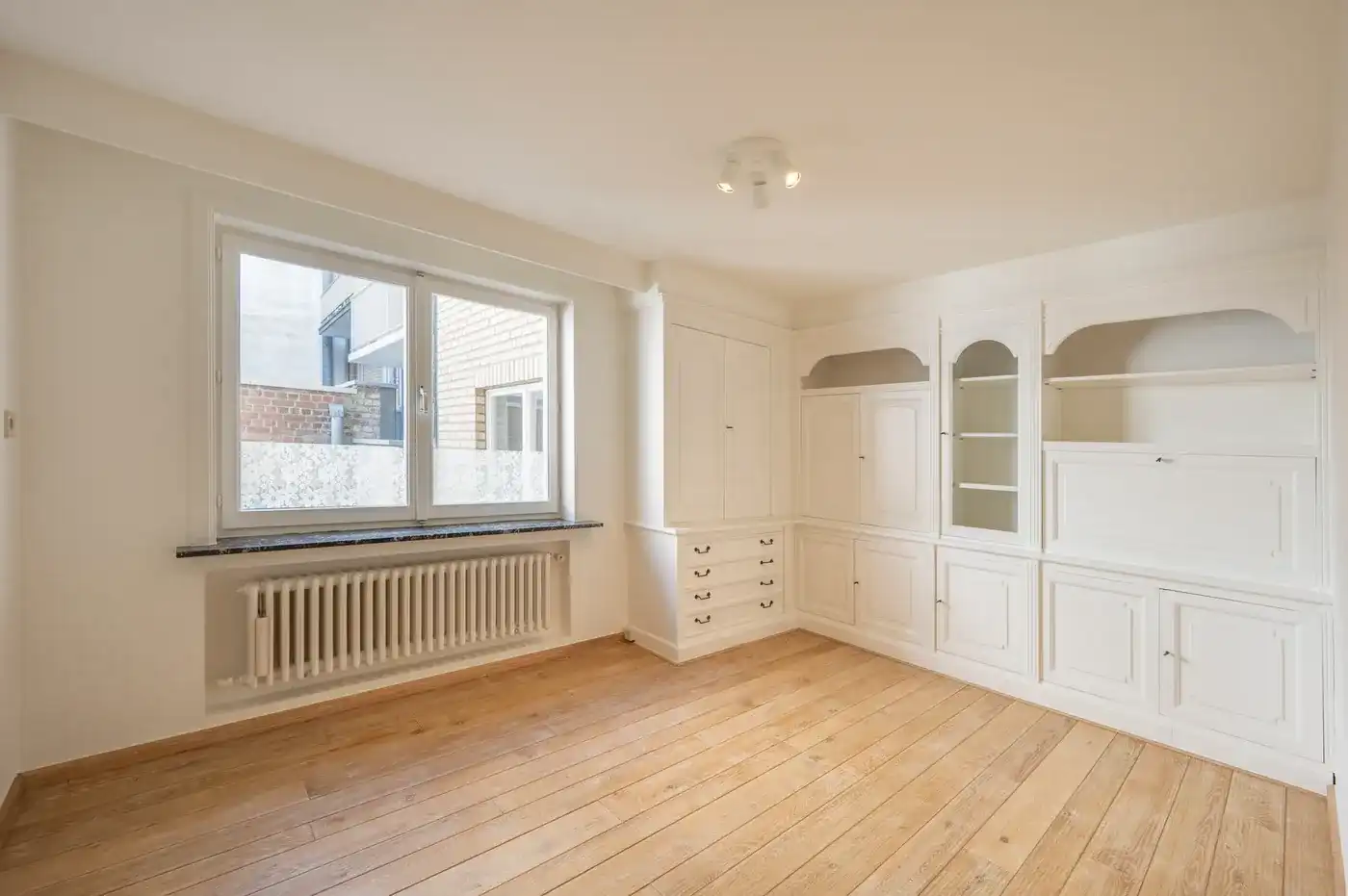 Ruim appartement op de Kustlaan in hartje Zoute met open zicht op de minigolf foto 9