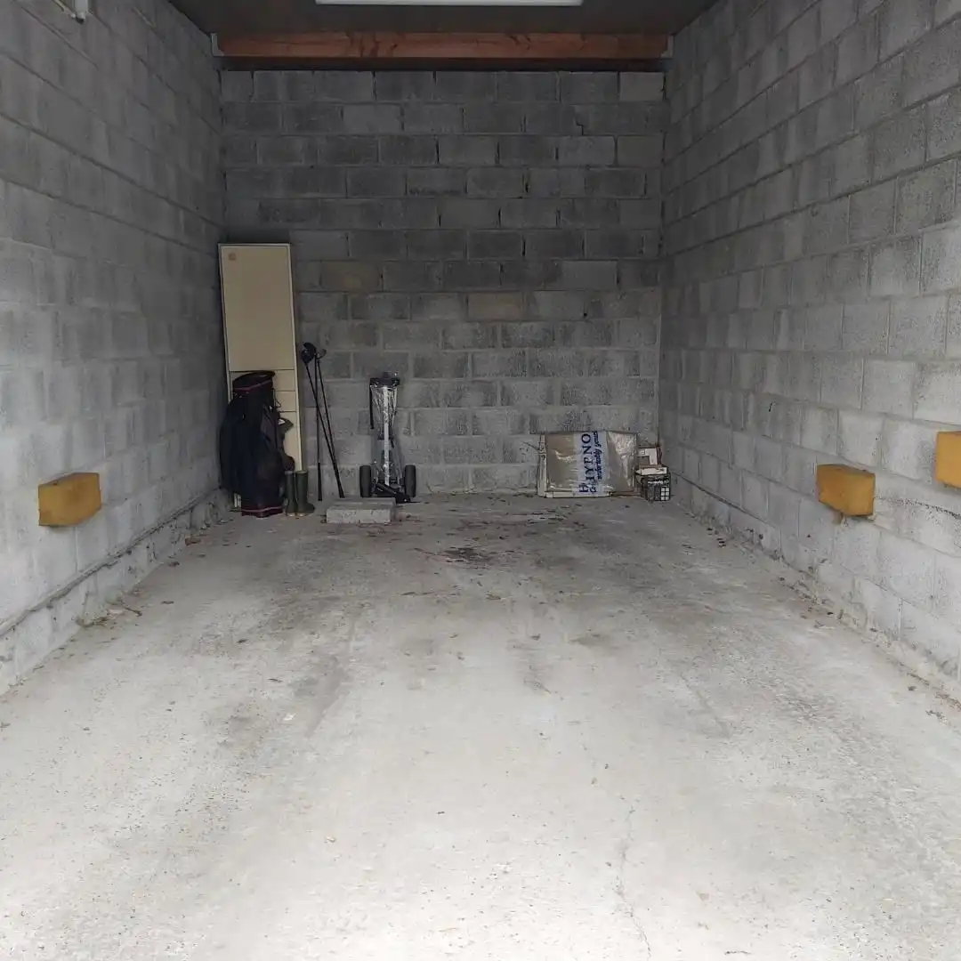 Zeer verzorgd en ruim duplex-appartement met 2 slaapkamers, bureel, 2 terrassen en aparte garagebox. foto 12