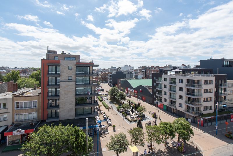Modern nieuwbouwpenthouse in het centrum van Koksijde-Bad foto {{pictureIndex}}
