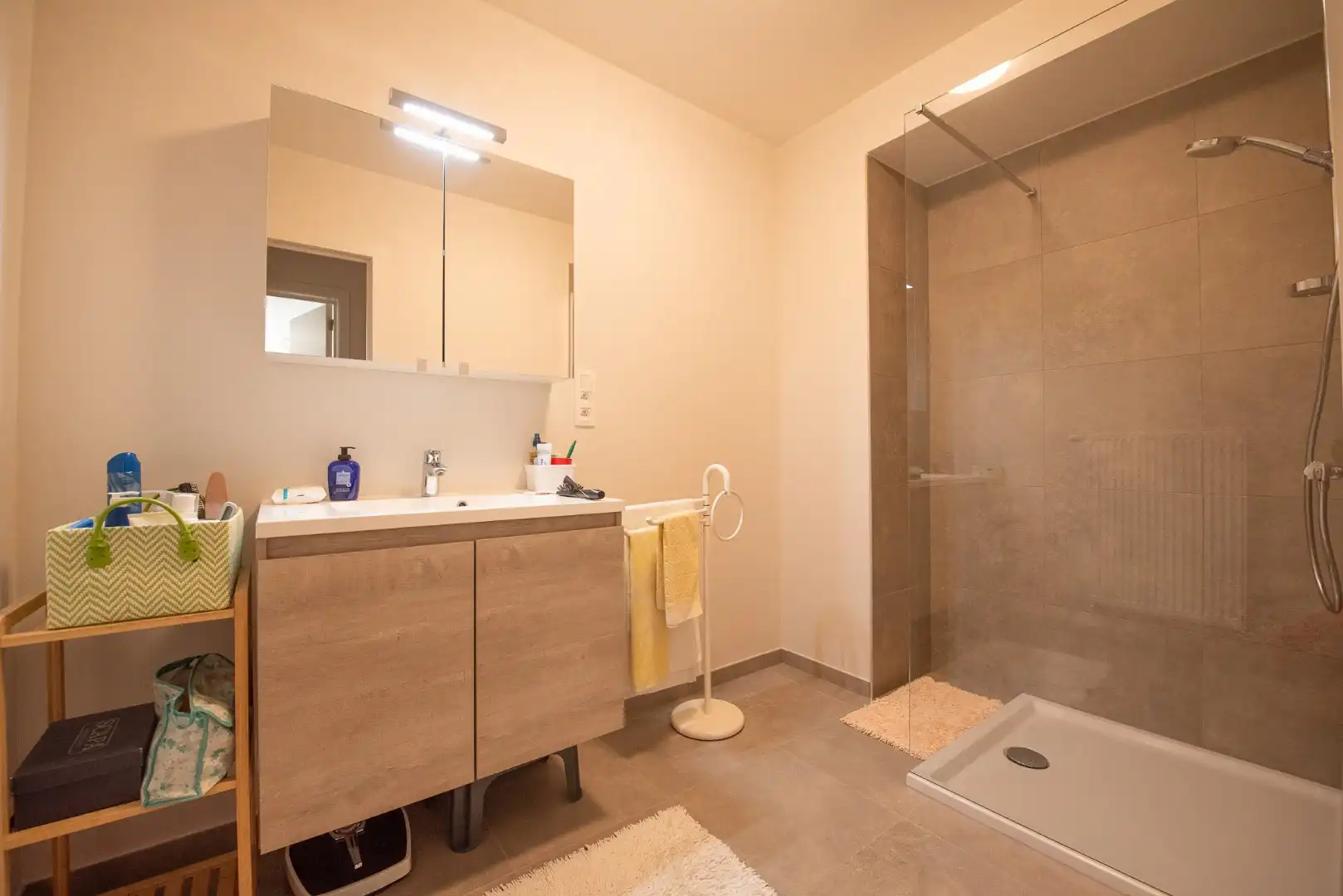 Centraal gelegen nieuwbouwappartement met 1 slaapkamer te koop te Waregem. foto 11