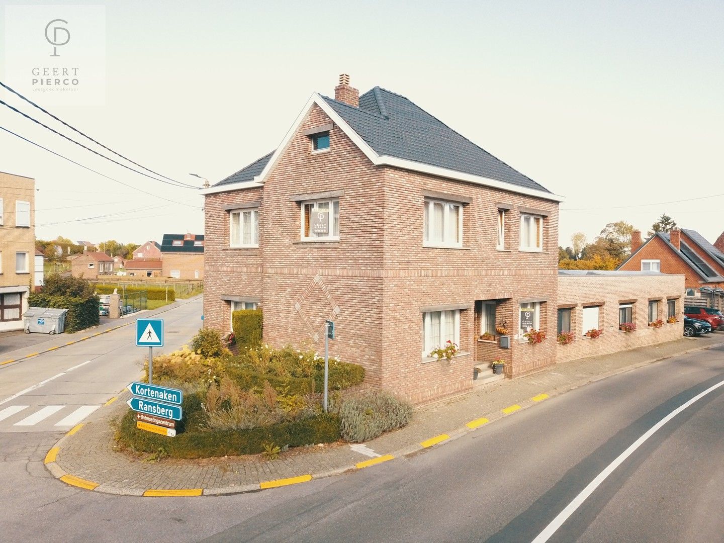 Hoofdfoto van de publicatie: Ruime gezinswoning te Linter met garage en eventueel Loods