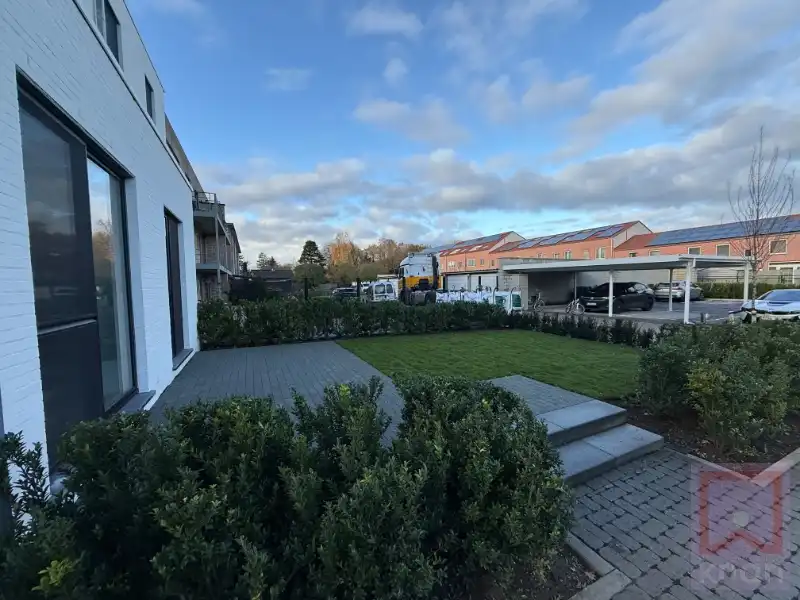 GLOEDNIEUW glvl app met 3 slaapkamers en tuin! foto 12