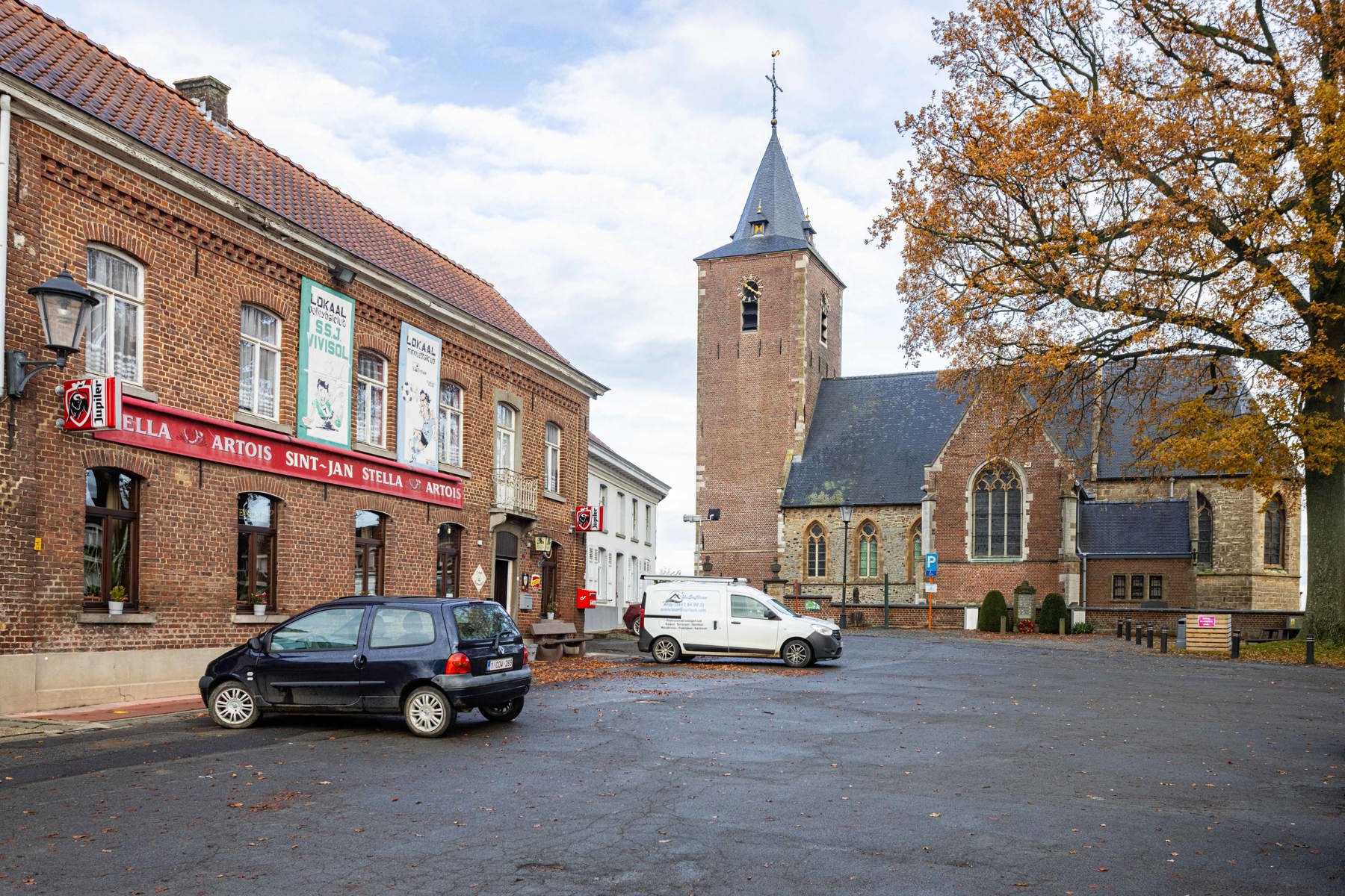 Betoverende eigendom van 2019 met zwembad foto 30