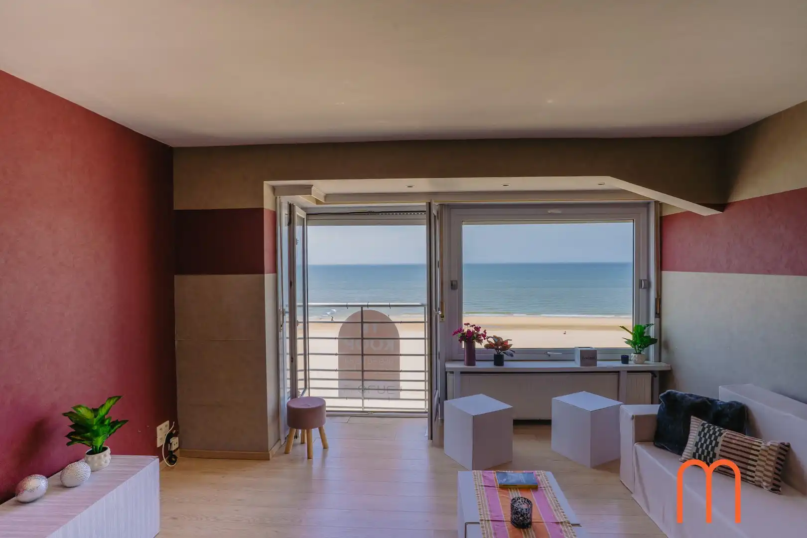 Appartement te koop op de Zeedijk in Mariakerke (Oostende) met frontaal zeezicht foto 4