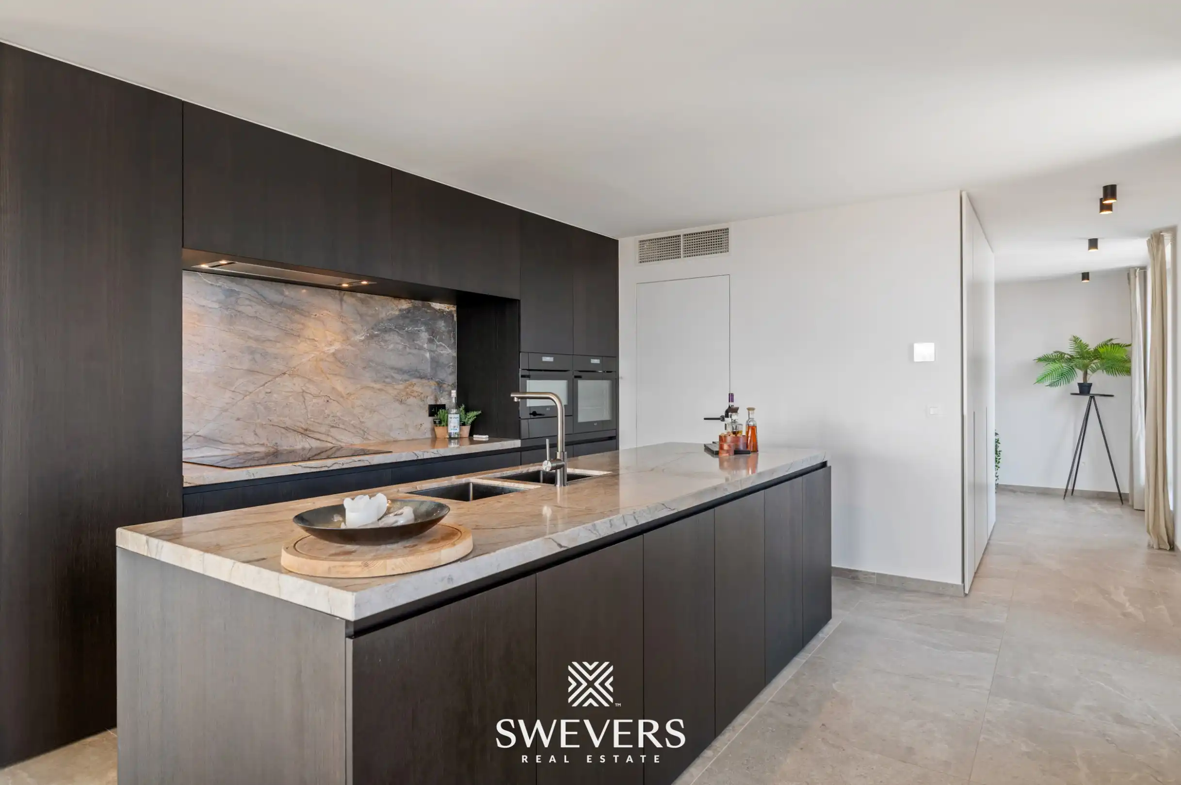 Uniek en luxueus penthouse van 222 m² op 8 ste verdieping in centrum Beringen  foto 13