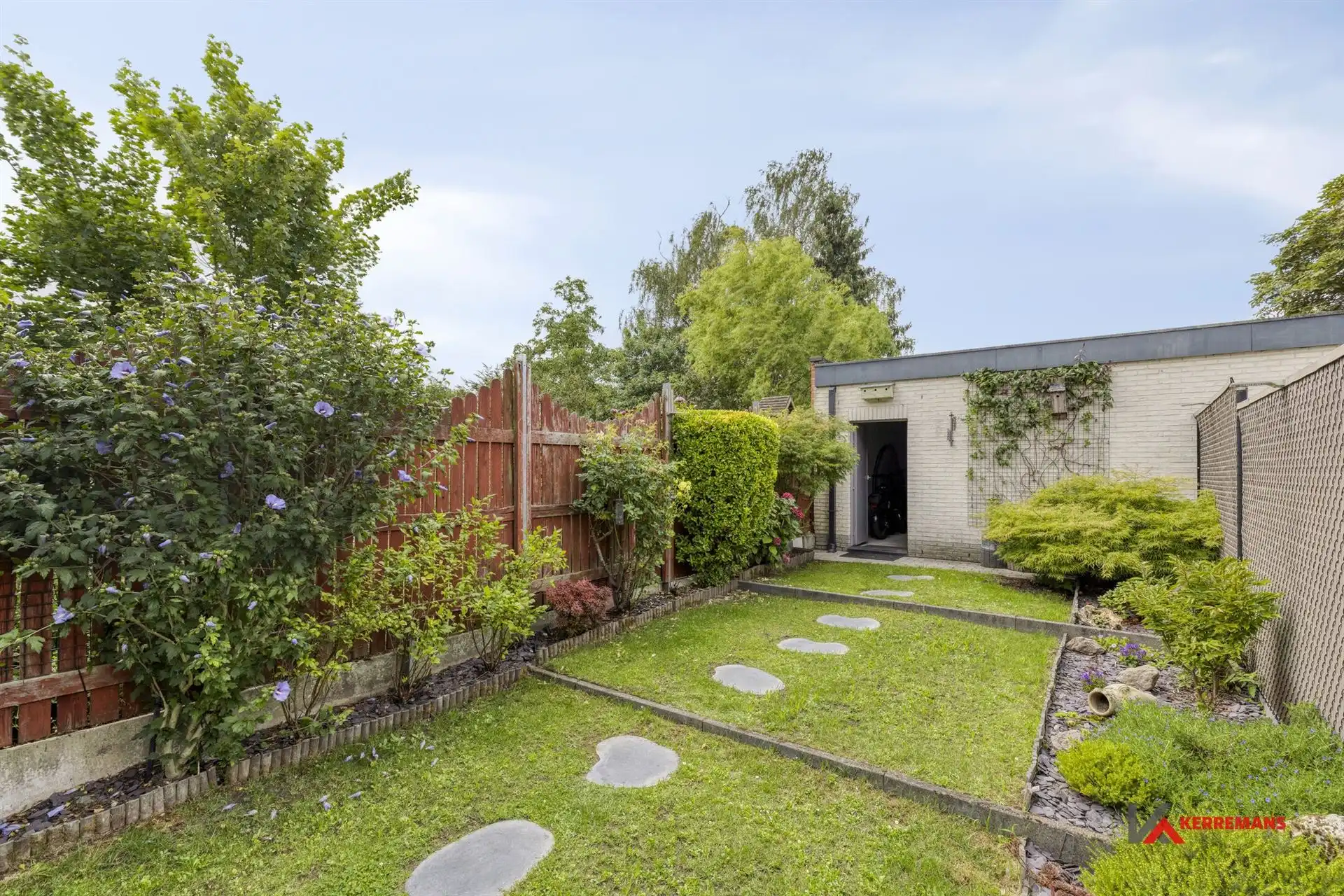 Gelijkvloers appartement met 2 slaapkamers, tuin & garage.  foto 18