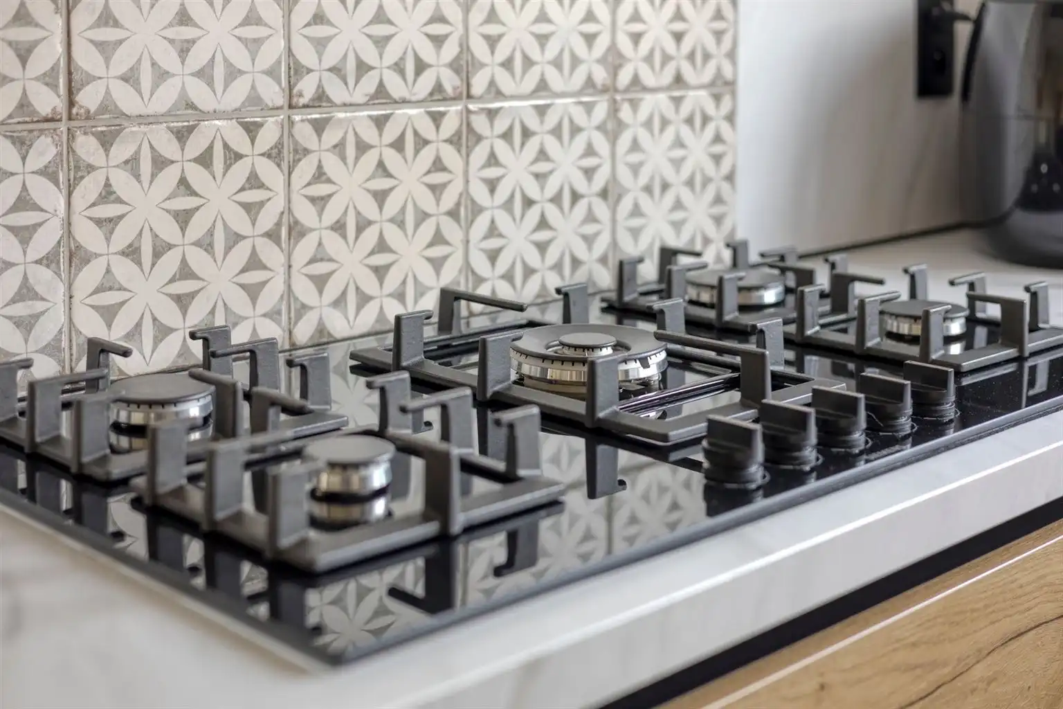 Vrijstaande woning met 3 slaapkamers, inpandige garage, omheinde tuin en zonnepanelen, zeer rustig gelegen in het landelijke Molenbeersel. foto 10