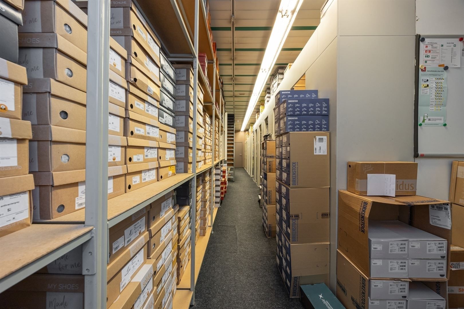 Handelshuis met uitstekende zichtbaarheid foto 3