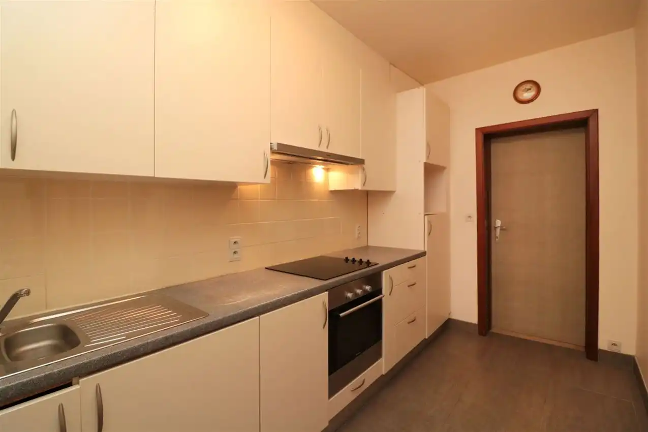 Opbrengsteigendom (handel & 4 app) op toplocatie foto 74