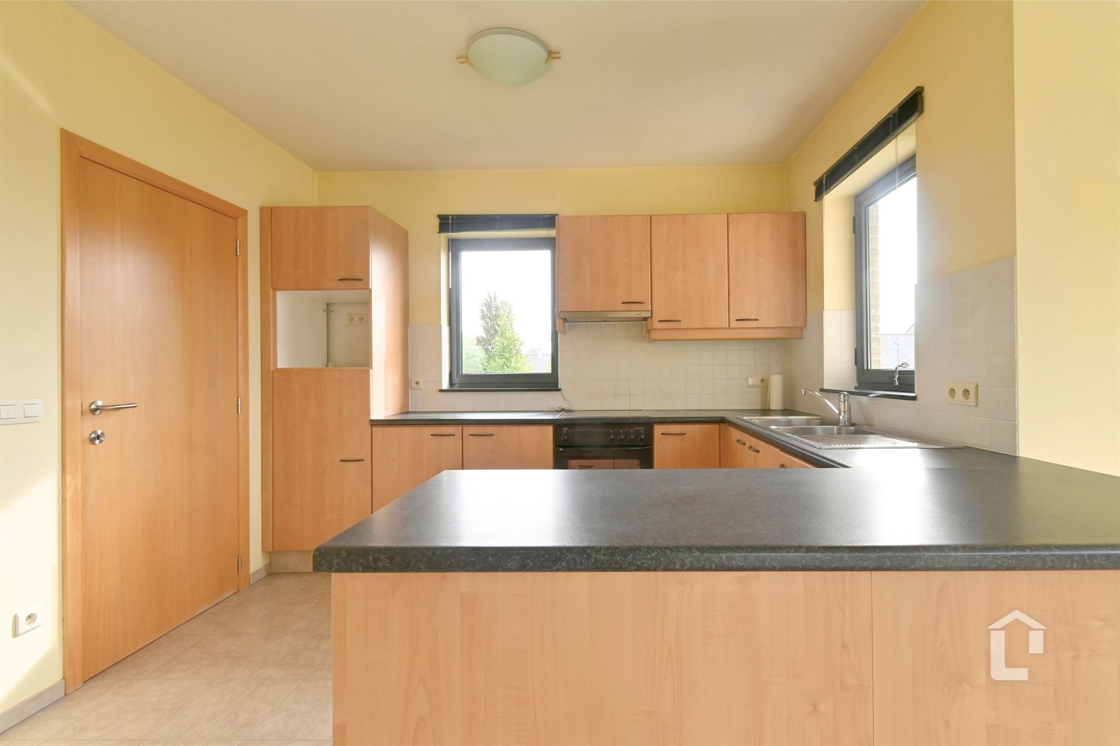 Investeringspand bestaand uit 2 ruime instapklare appartementen foto 9