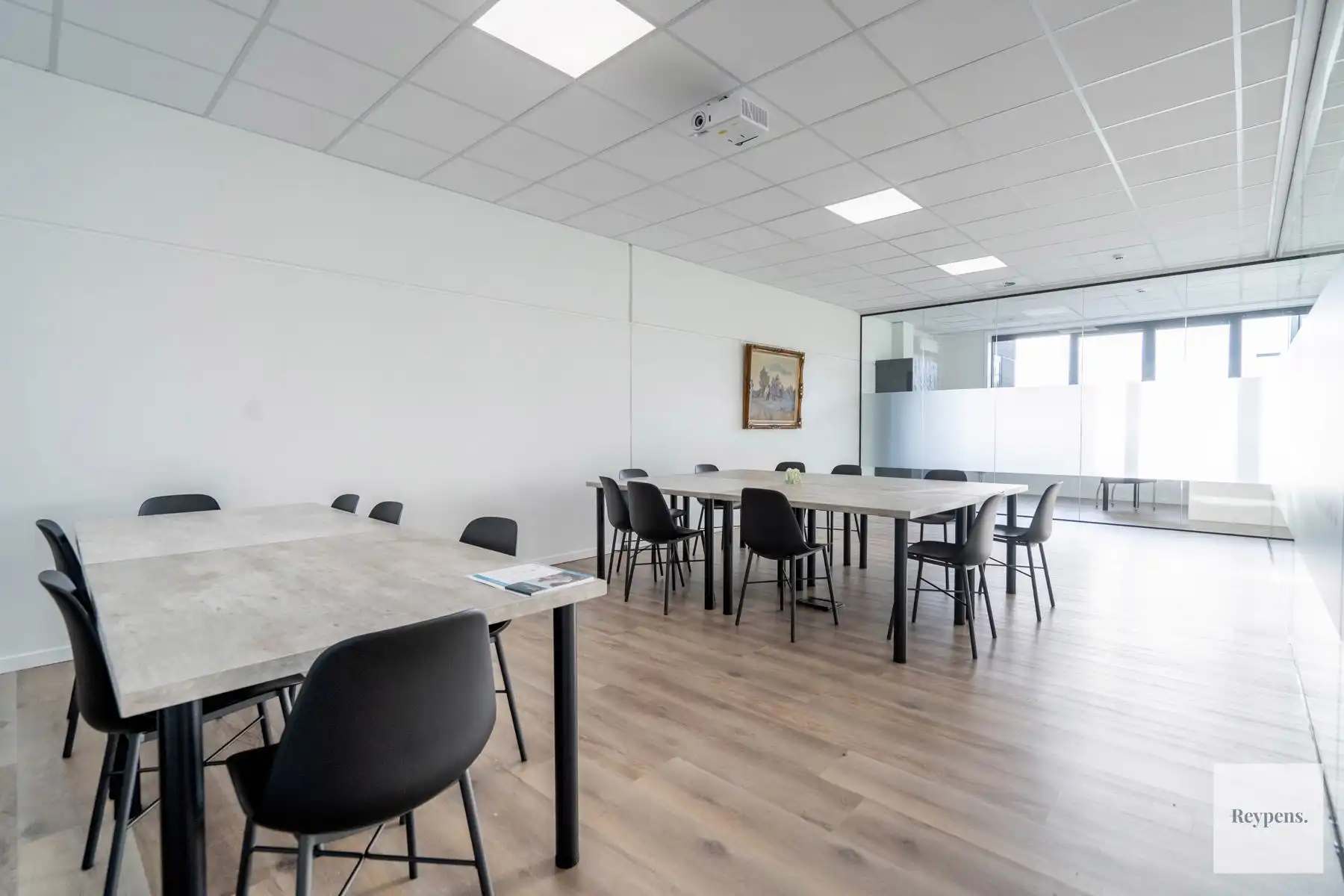 Polyvalente commerciële ruimte in KMO park foto 2