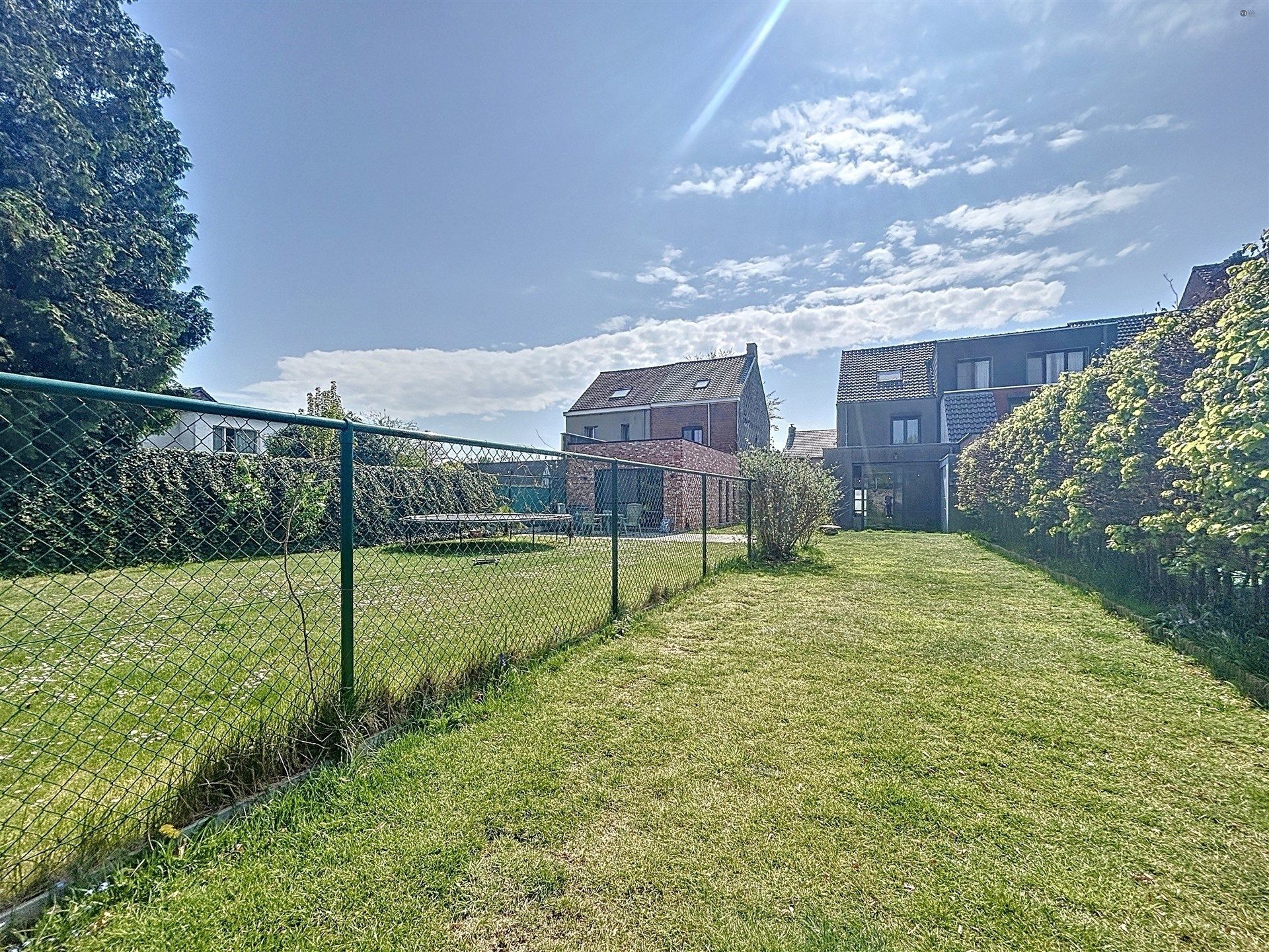 Instapklare moderne woning met 2 slaapkamers en gezellige tuin op toplocatie! foto 5