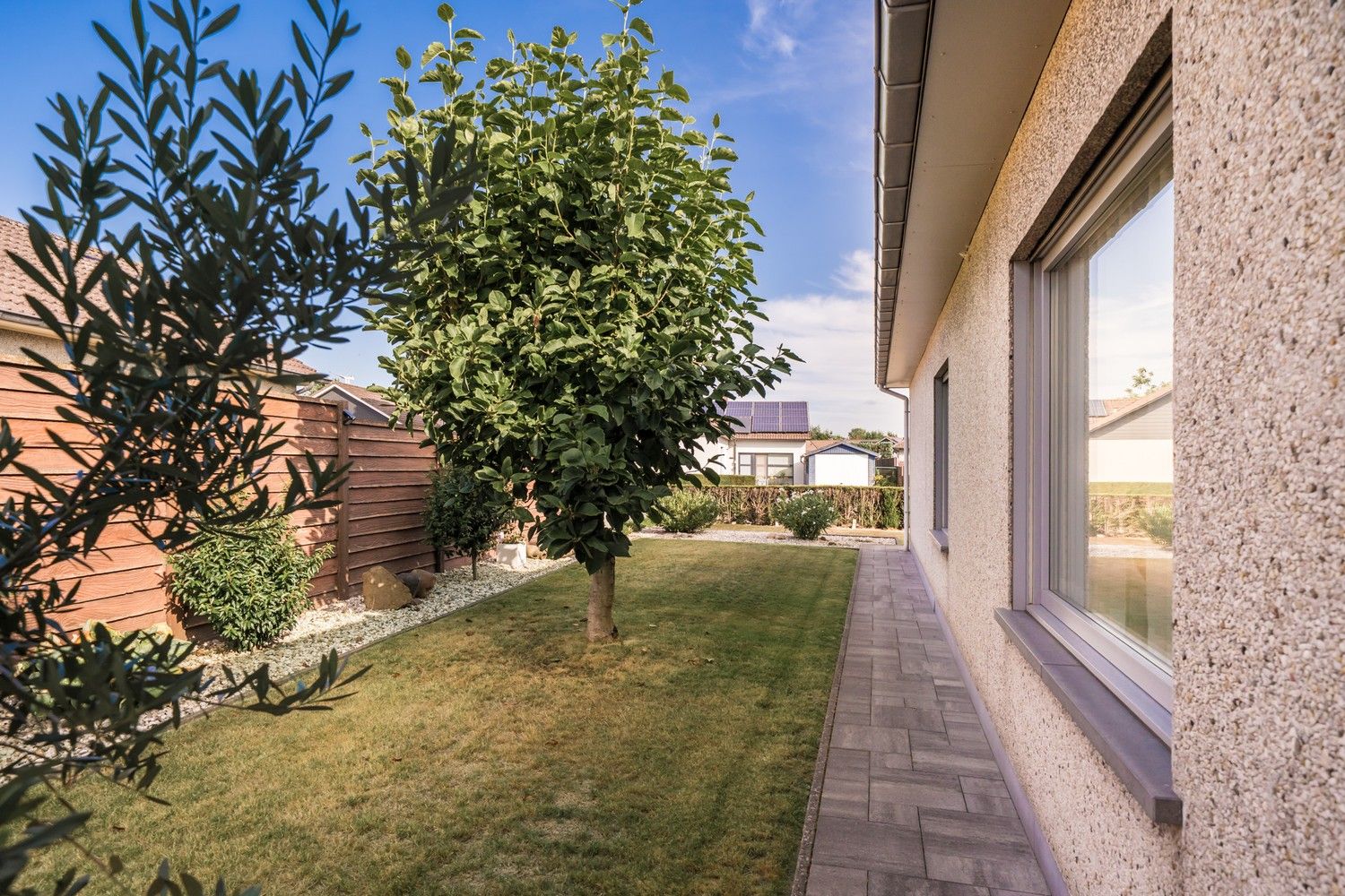 Lichtrijke halfopen bebouwing in aangename woonwijk foto 27