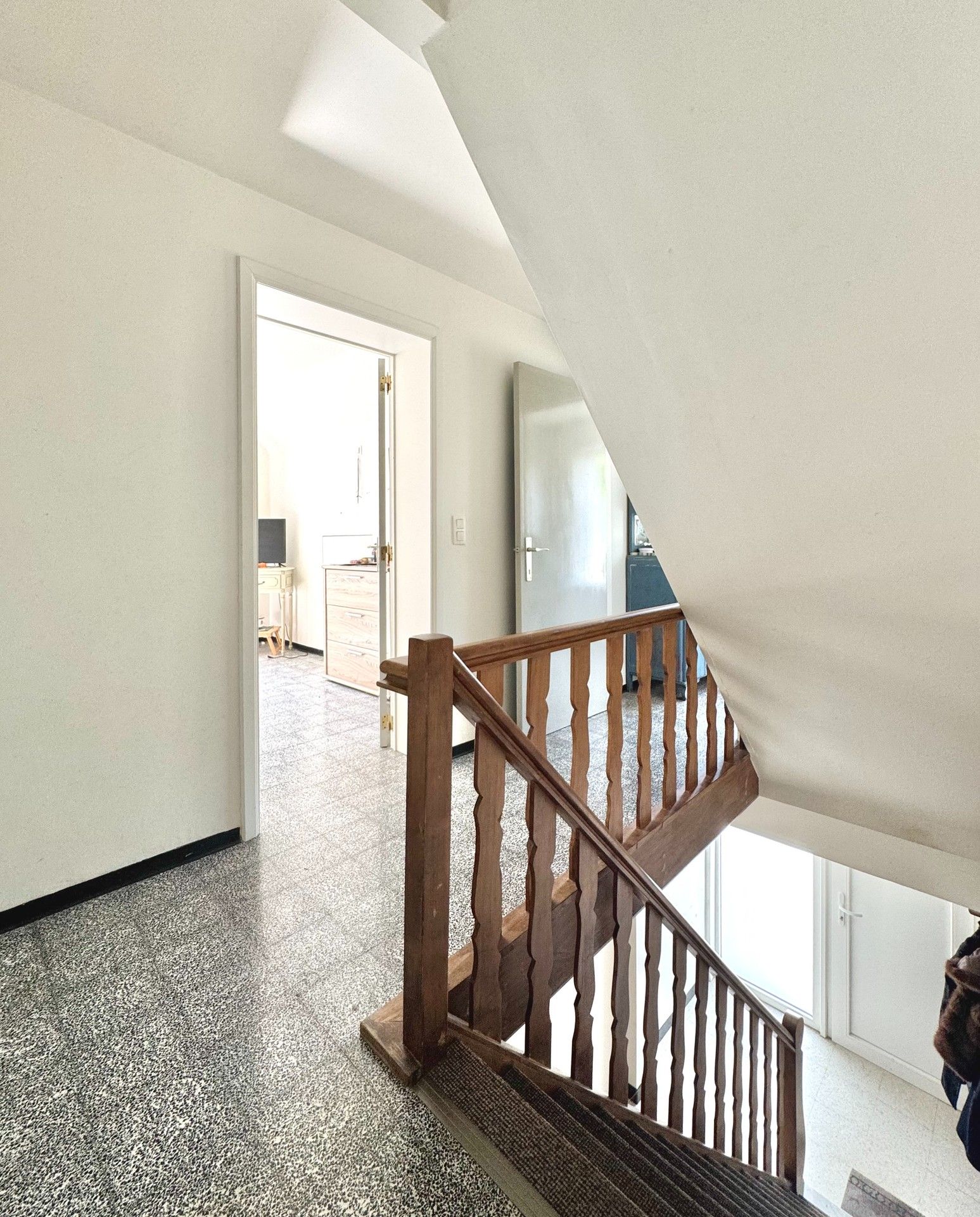 LANDELIJK GELEGEN HALFOPEN WONING foto 15
