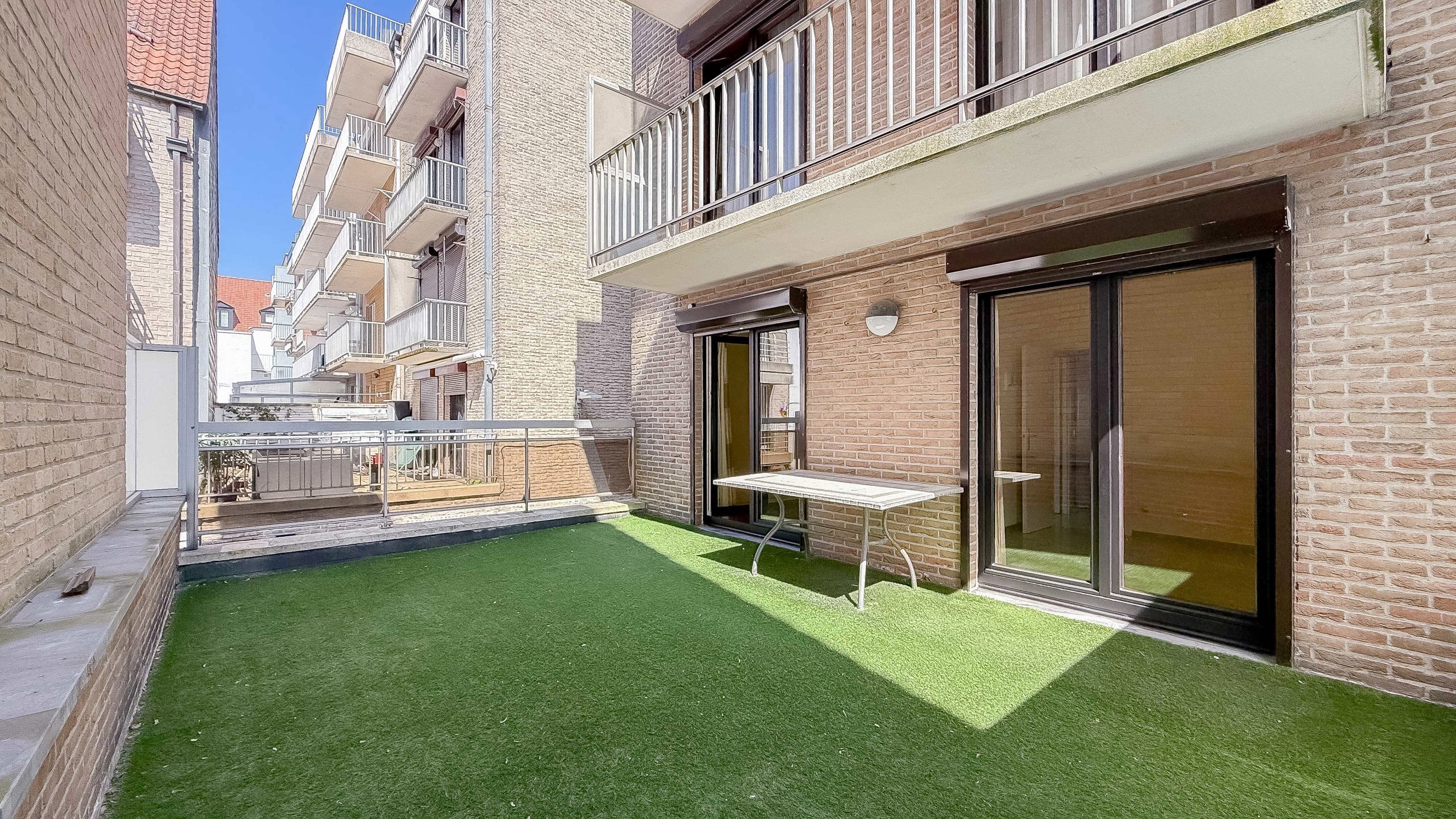 Ruim HOEKAPPARTEMENT met groot terras, op de Lippenslaan... foto 15