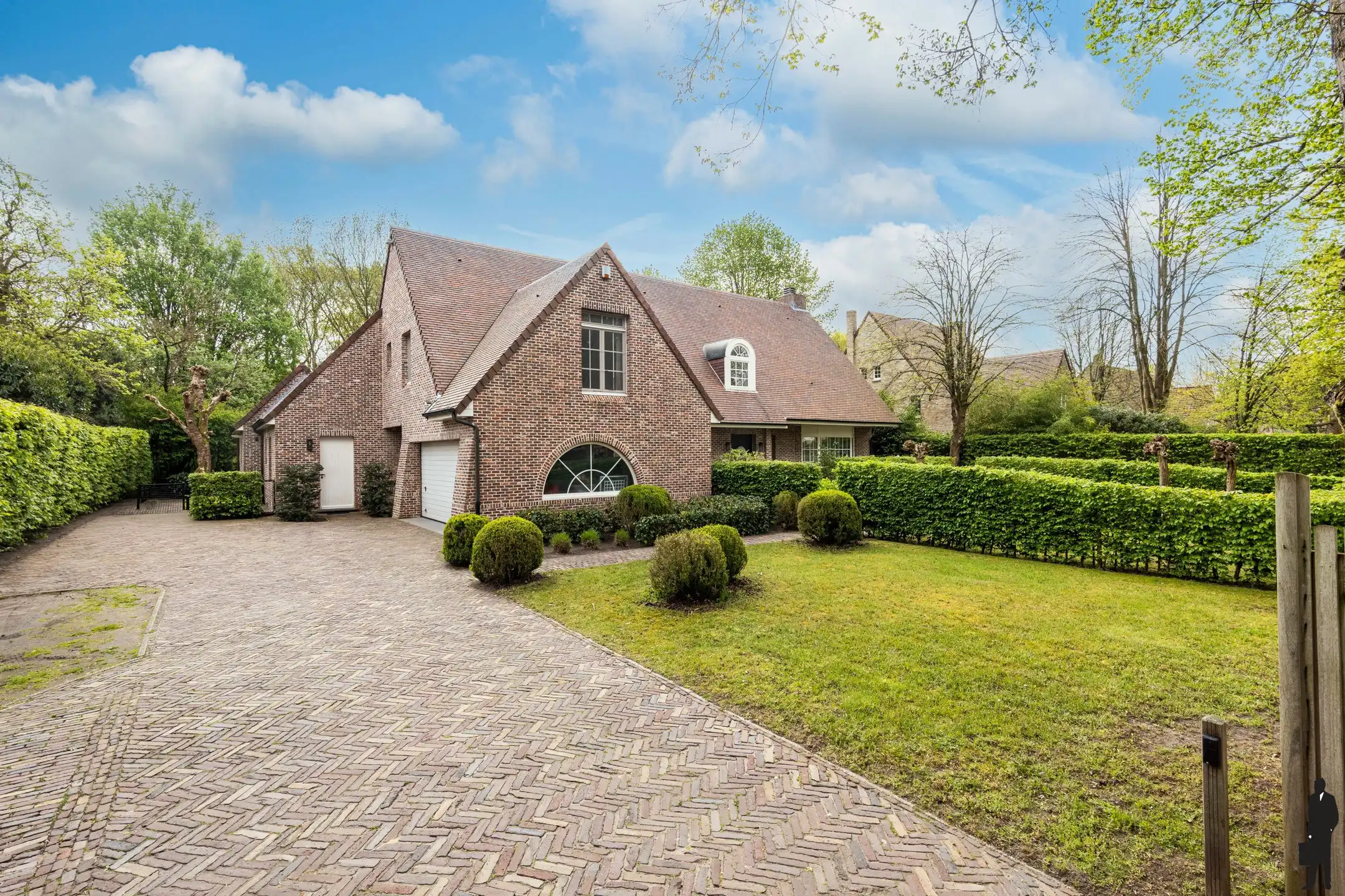 Exclusieve villa met zwembad in doodlopende straat foto 35