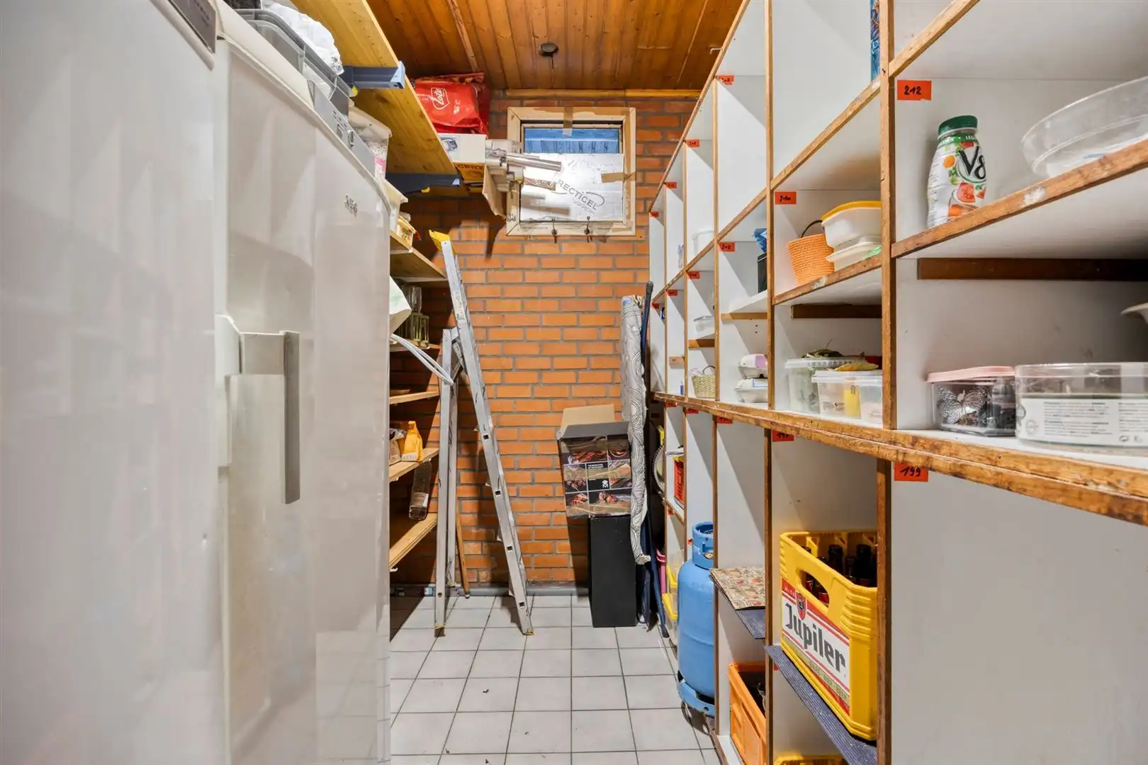 Grondig te renoveren huis. foto 9