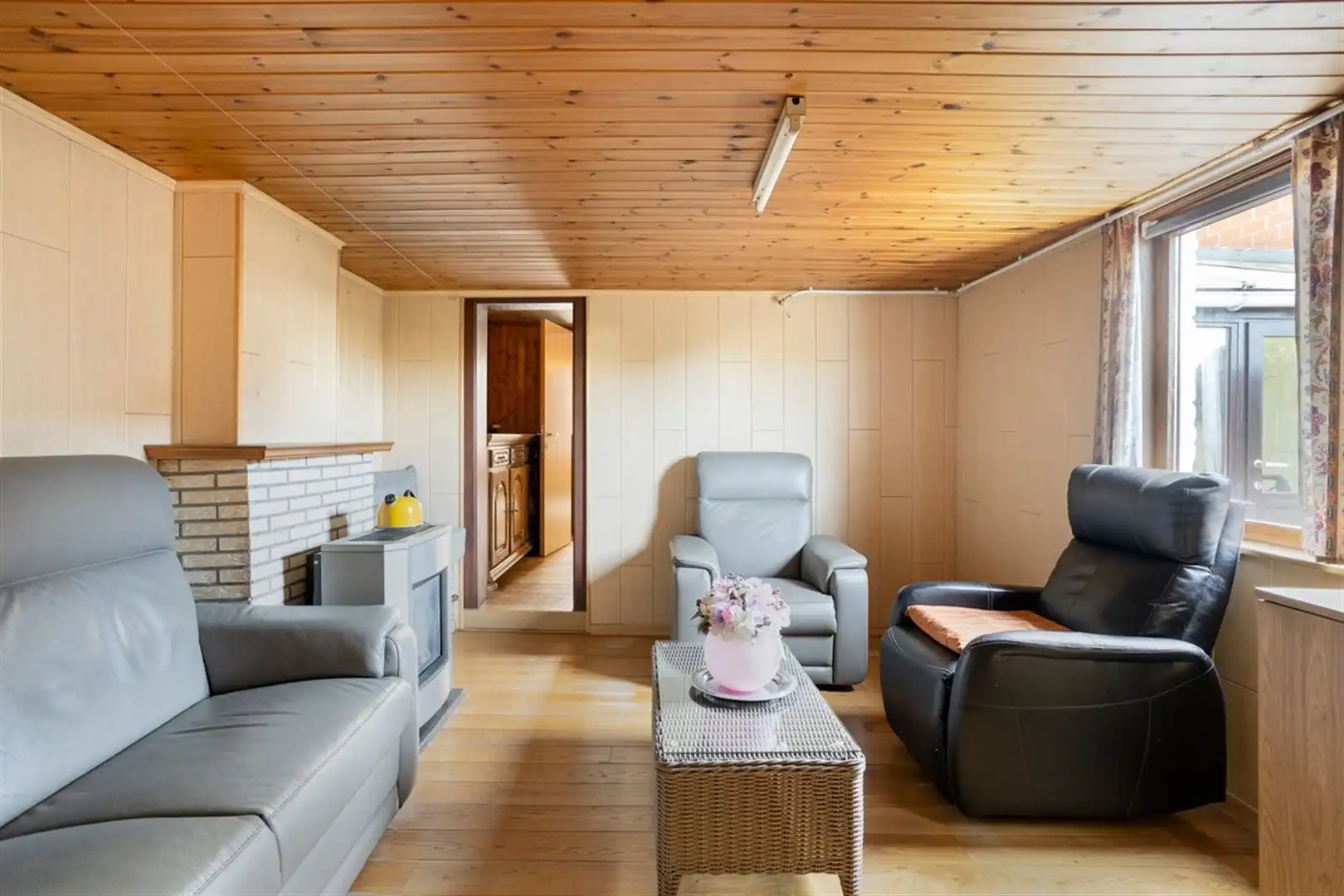 te renoveren woning met tuin foto 13