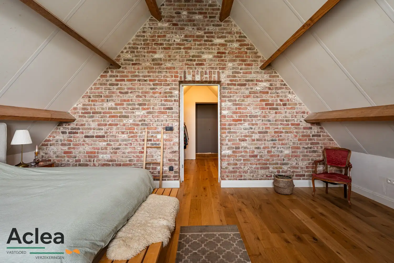 Karaktervol landhuis met paardenstal op 5.943m² in een groene omgeving foto 28