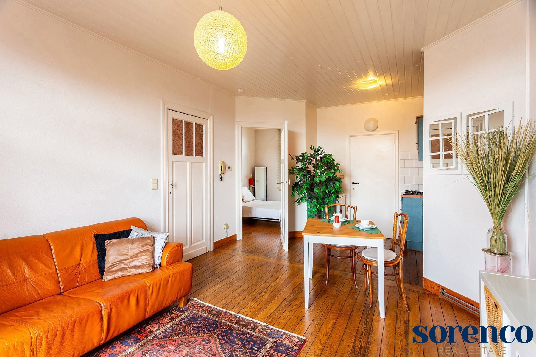 Ruime en lichtrijke woning met garage te Edegem foto 13