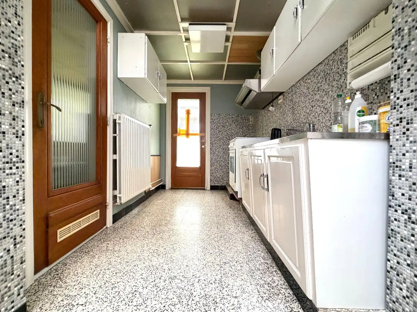 Te renoveren rijwoning met 4 slaapkamers en tuin in Kortrijk foto 6