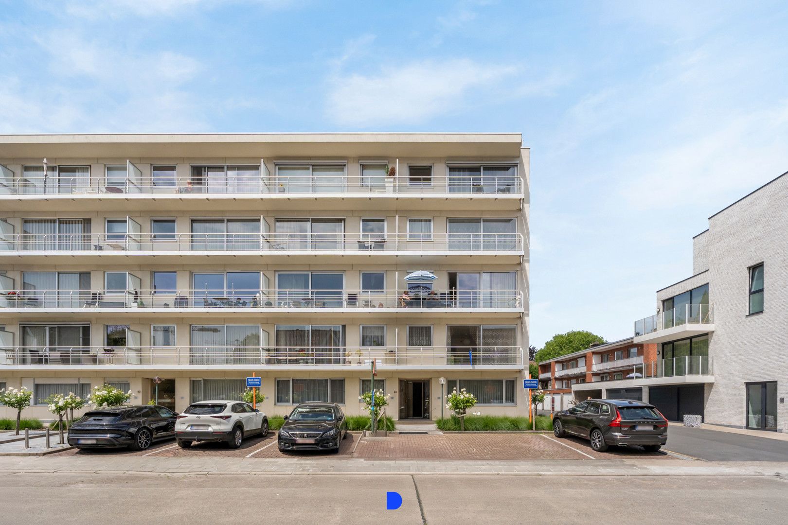 Interessant appartement met 2 slaapkamers en garage! foto {{pictureIndex}}