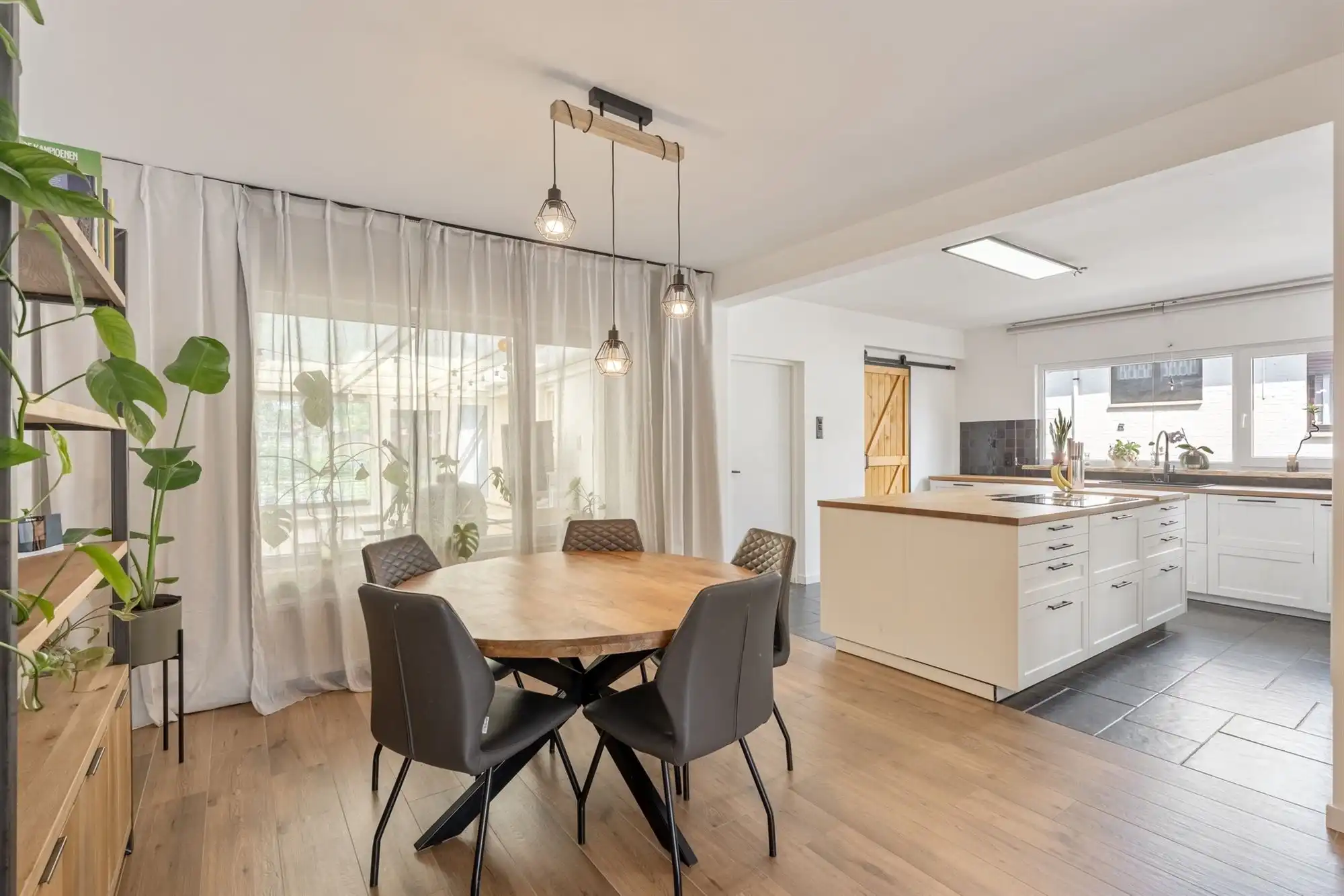 Gerenoveerde halfvrijstaande woning op perceel van 5a 57ca te Neeroeteren foto 7