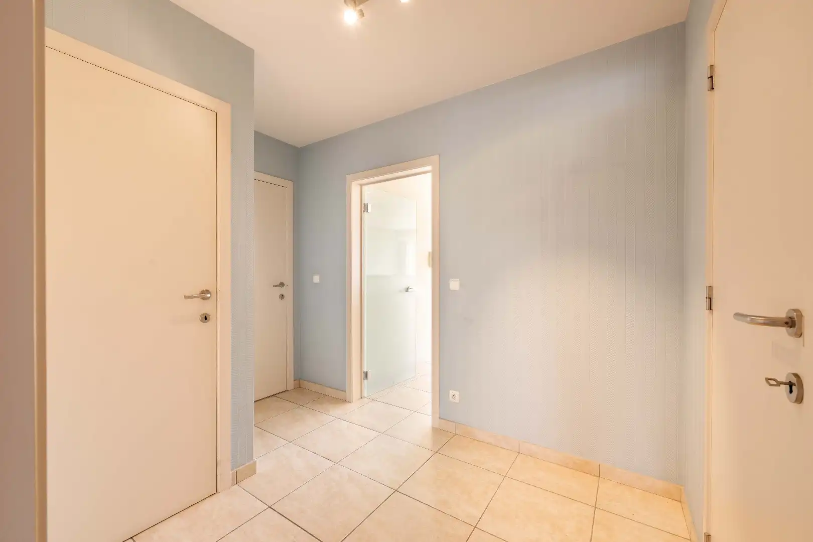 CENTRAAL GELEGEN APPARTEMENT (2003) MET 2 SLPKS | GARAGE foto 7