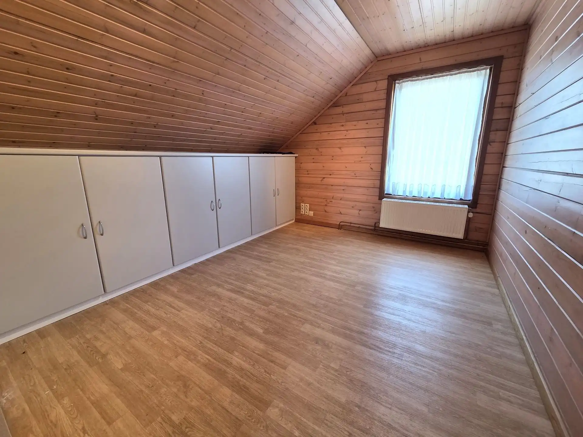Instapklare woning, 5 slpk met groot bijgebouw van 112m² foto 11