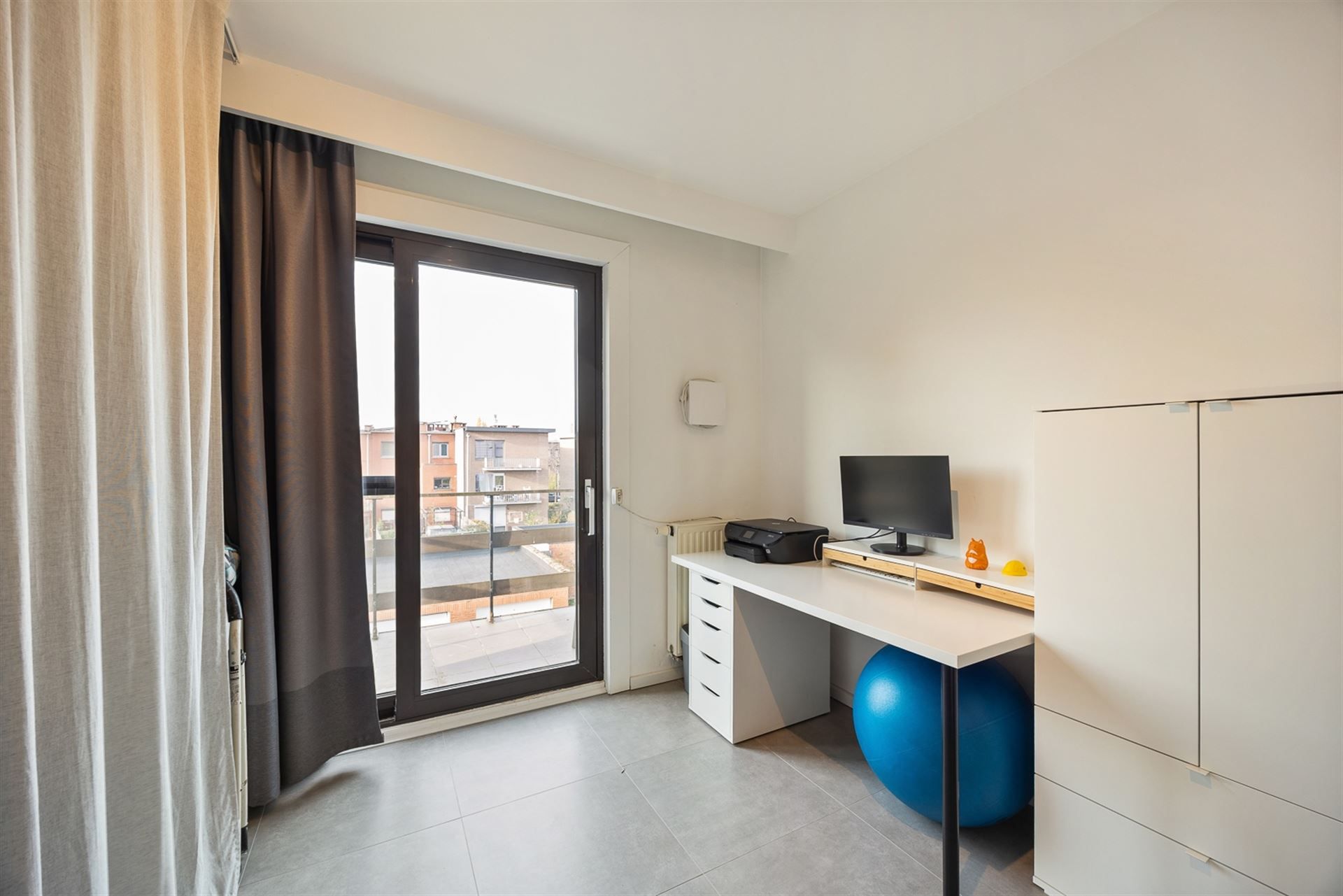 Instapklaar Appartement met 2 Slaapkamers, Terras en Garage foto 15