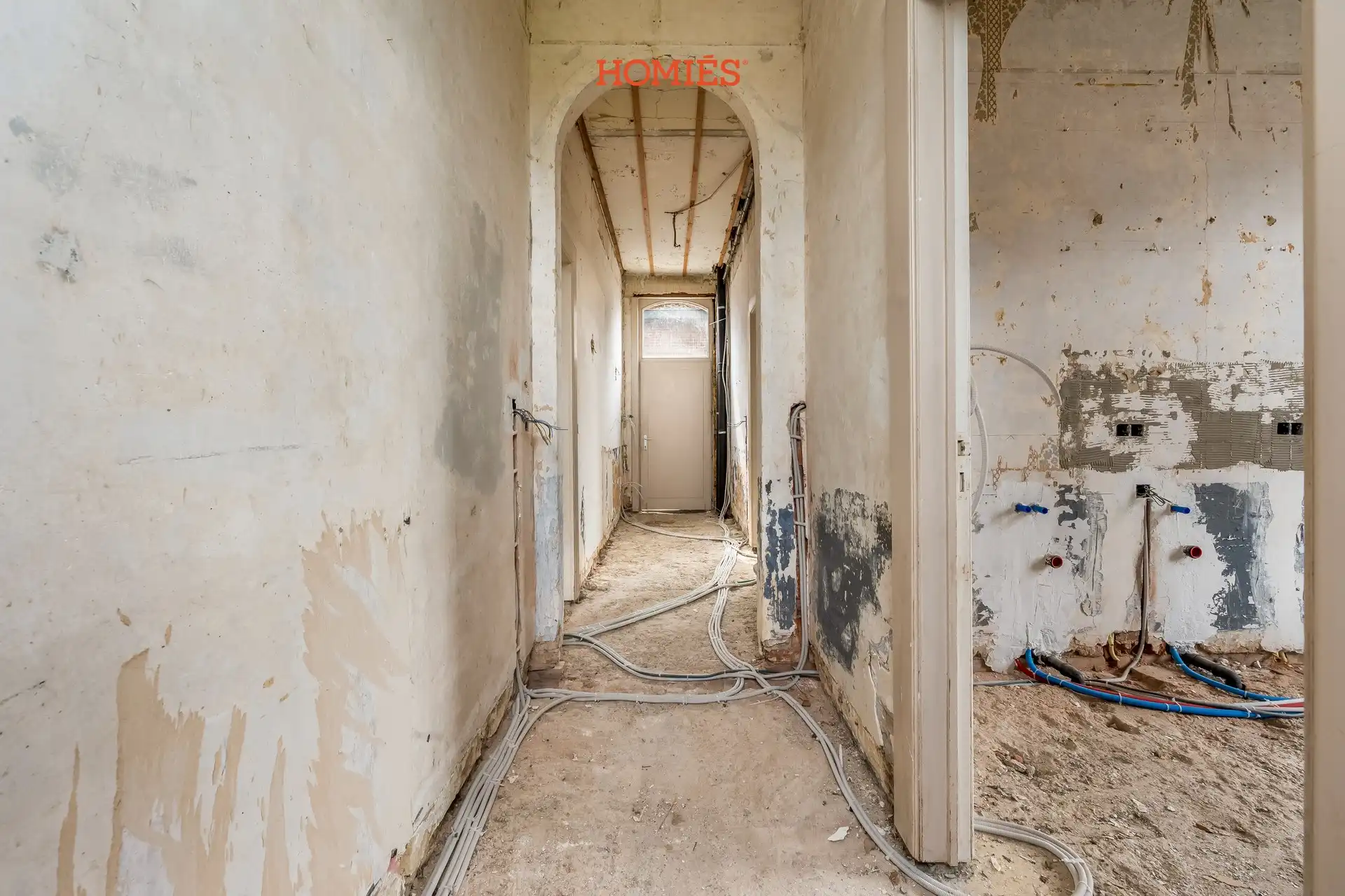 Karaktervol renovatieproject met potentieel foto 6
