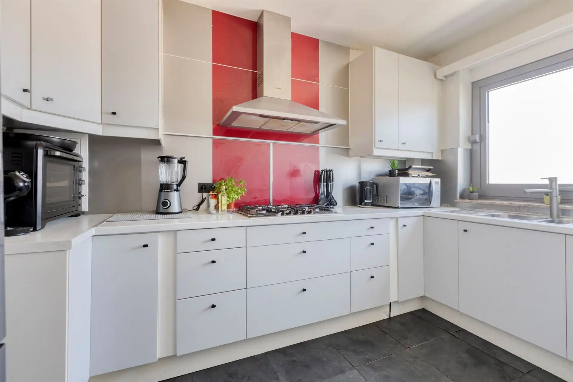 Lichtrijk appartement van 89 m² met 2 slpk's & zuidterras! foto 5