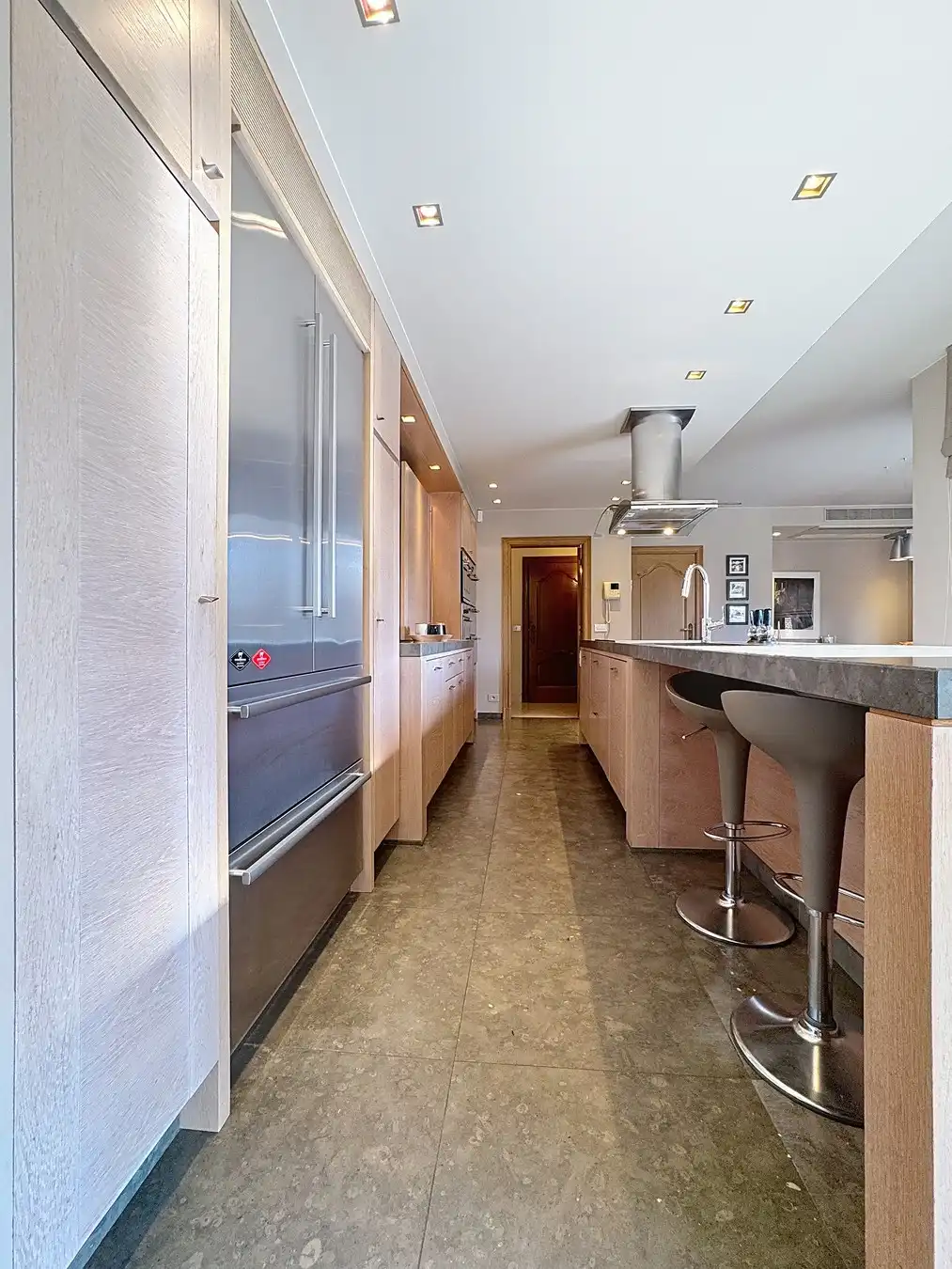 Instapklare, LANDELIJKE WONING (5 slpkms, dubbele garage, ...) met BIJGEBOUWEN (stallingen en bergplaats) te Ingelmunster. Grondopp.: 2.814m2 foto 6