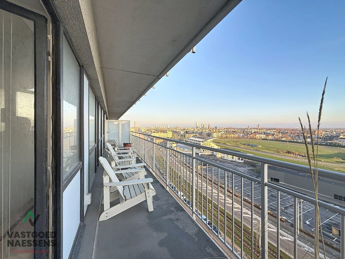 GEMEUBELD 2 SLPK APP MET ZEEZICHT EN 2 TERRASSEN foto 11